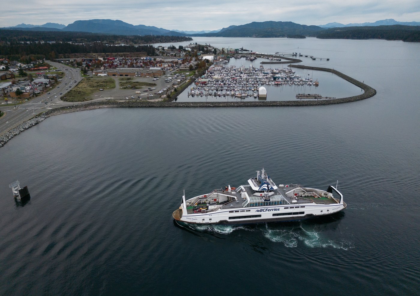 Un comité examine l'achat de quatre navires chinois par BC Ferries