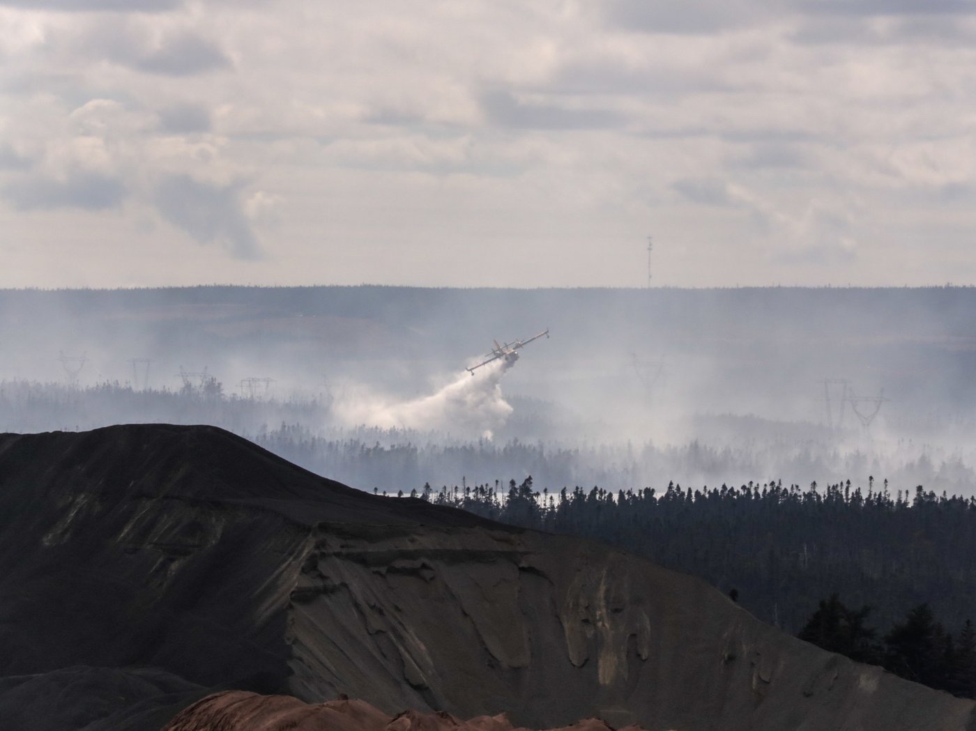 Au milieu des incendies de forêt à Terre-Neuve, des élèves perdent leur école