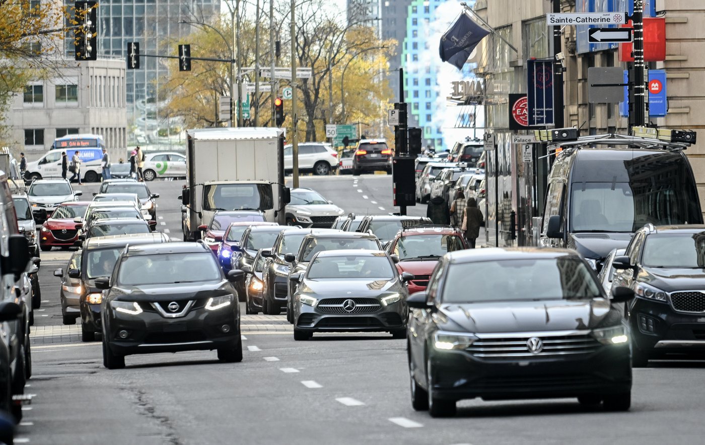 Plus de Canadiens se déplacent pour aller travailler, avec la baisse du télétravail
