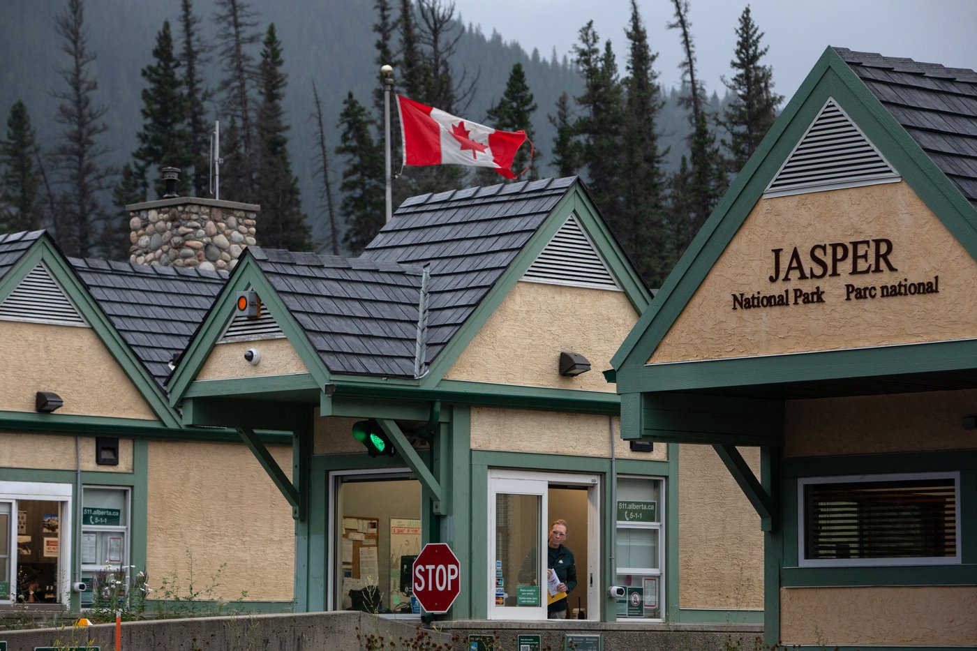 Jasper se prépare pour le tourisme estival après avoir été ravagée par les incendies