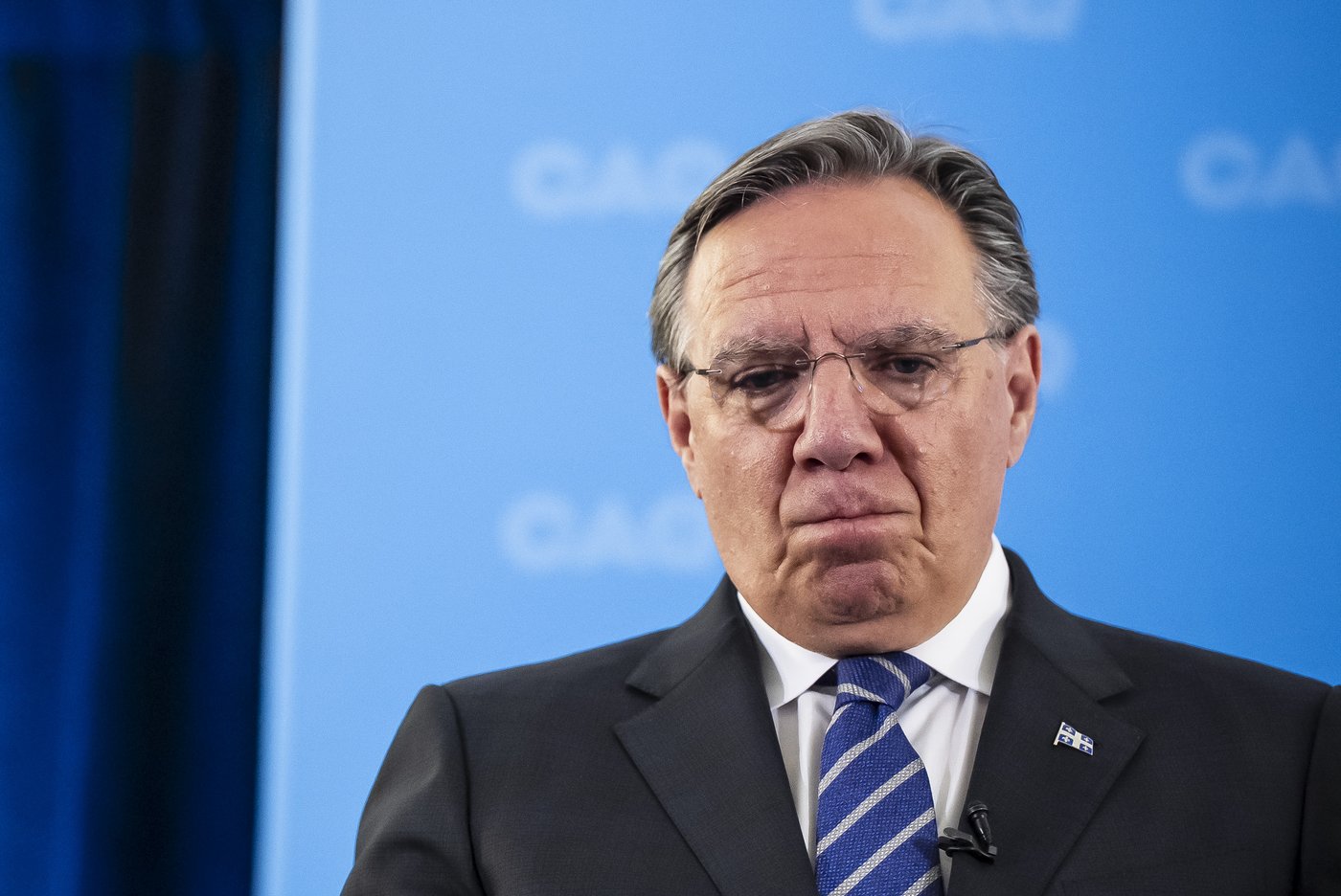 Le premier ministre François Legault à l’écoute après la défaite dans Arthabaska