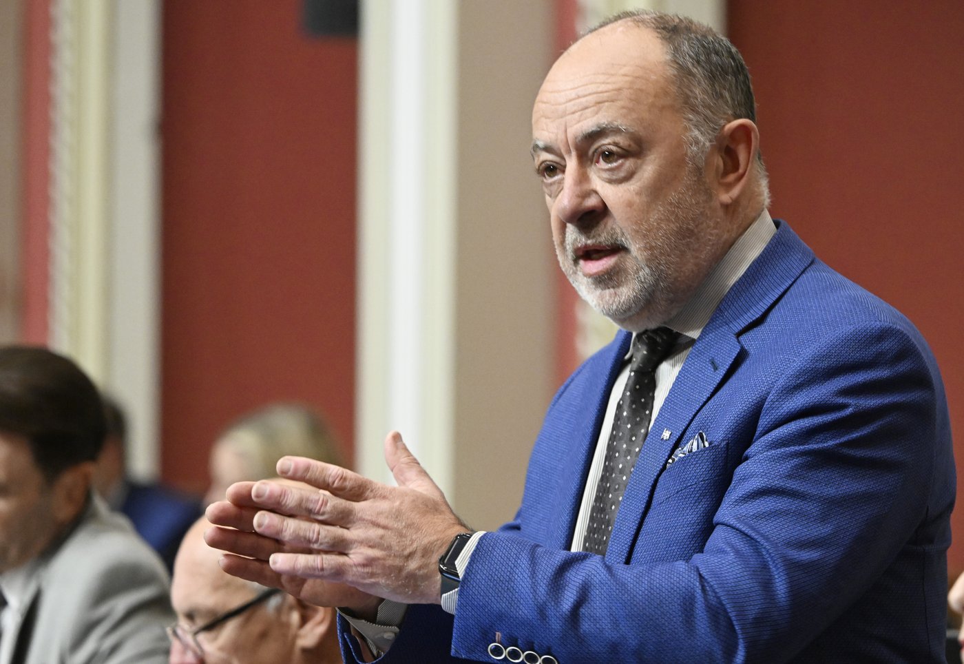 Projet de loi 106: dialogue de sourds entre Dubé et les médecins