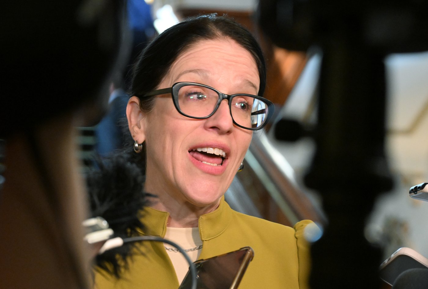 La ministre de l'Éducation, Sonia LeBel, lève le plafond d'embauche