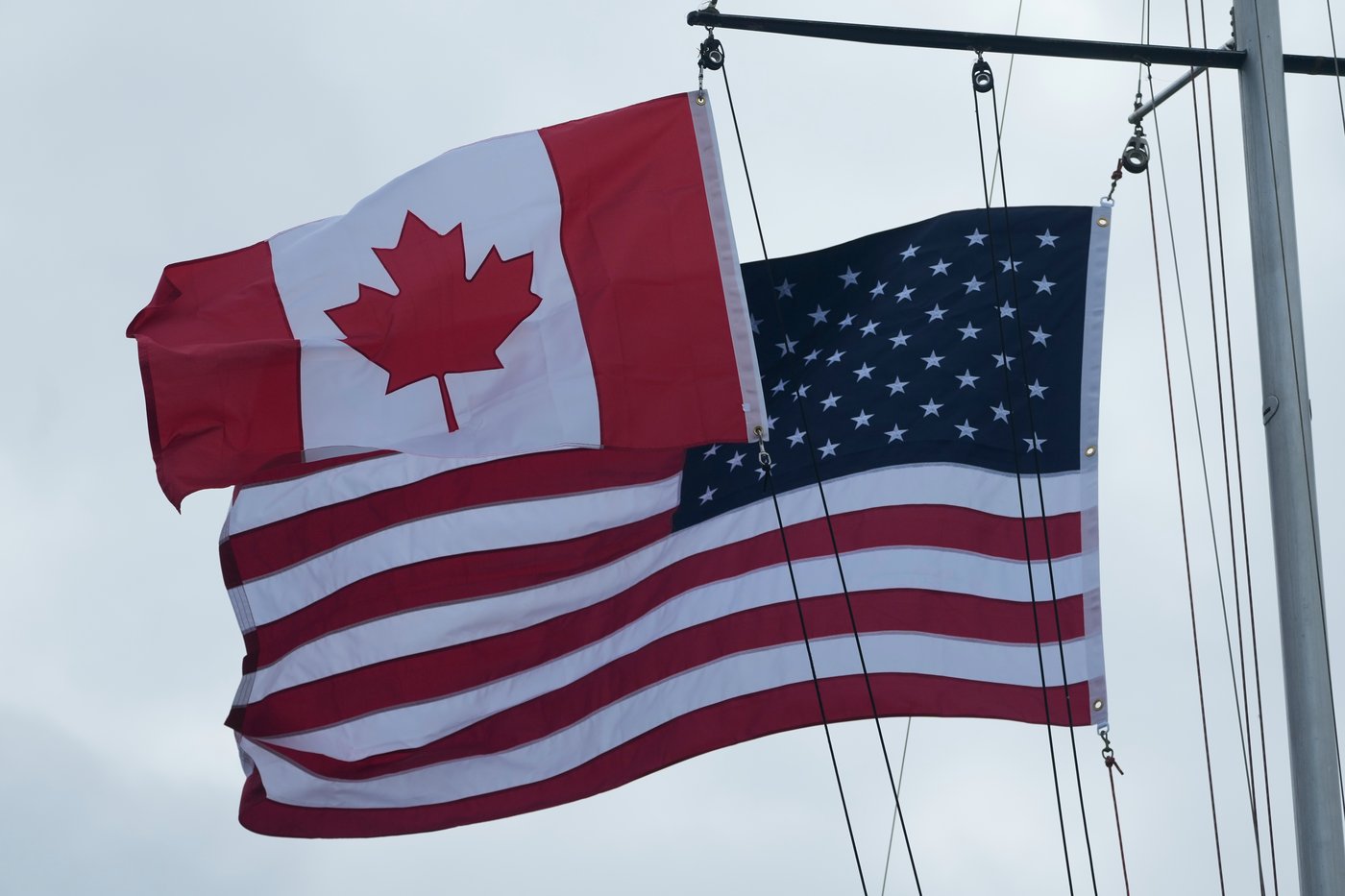 Un sondage révèle que davantage de jeunes femmes souhaitent quitter les États-Unis