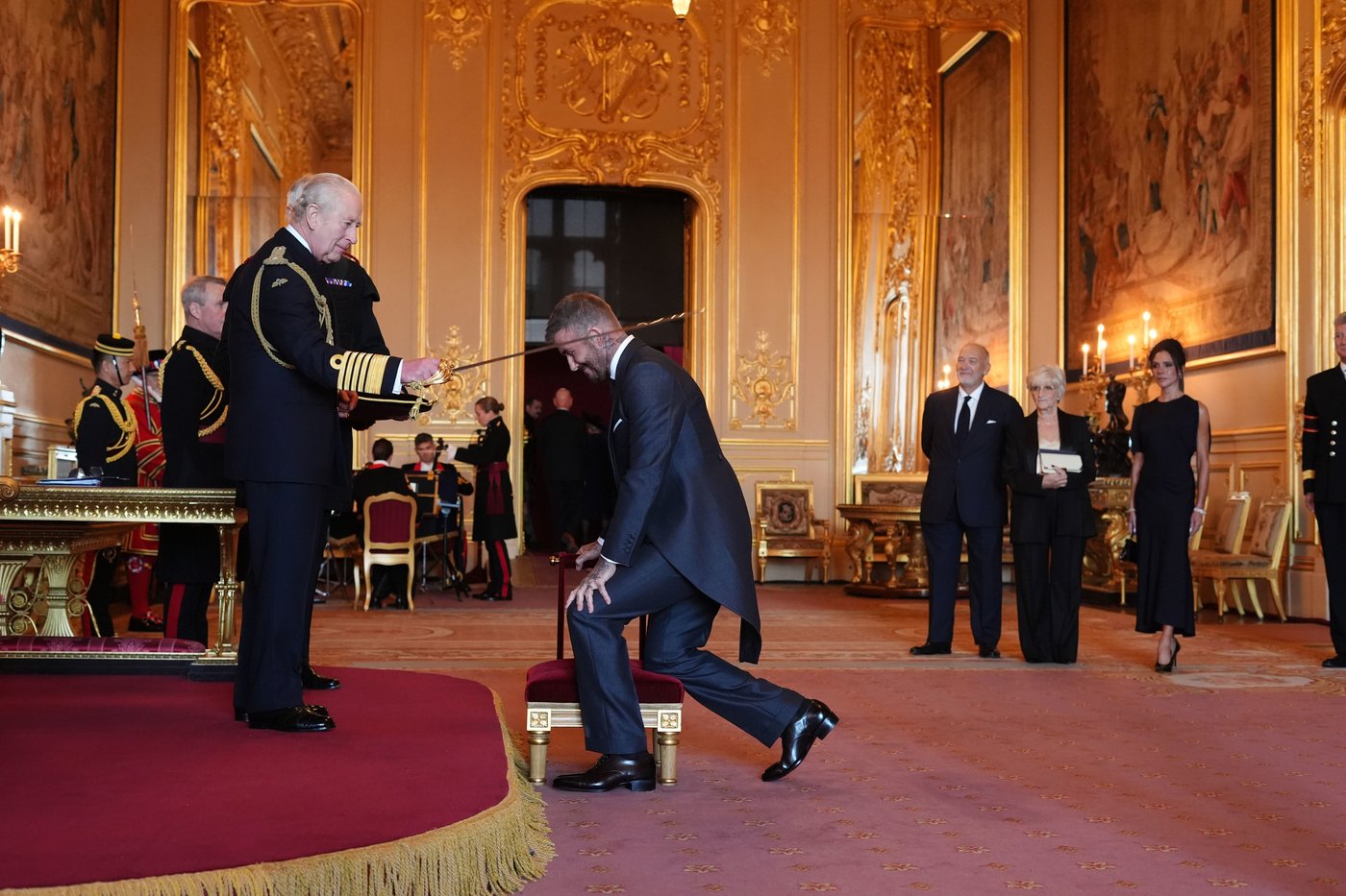 David Beckham est officiellement fait chevalier par le roi Charles III
