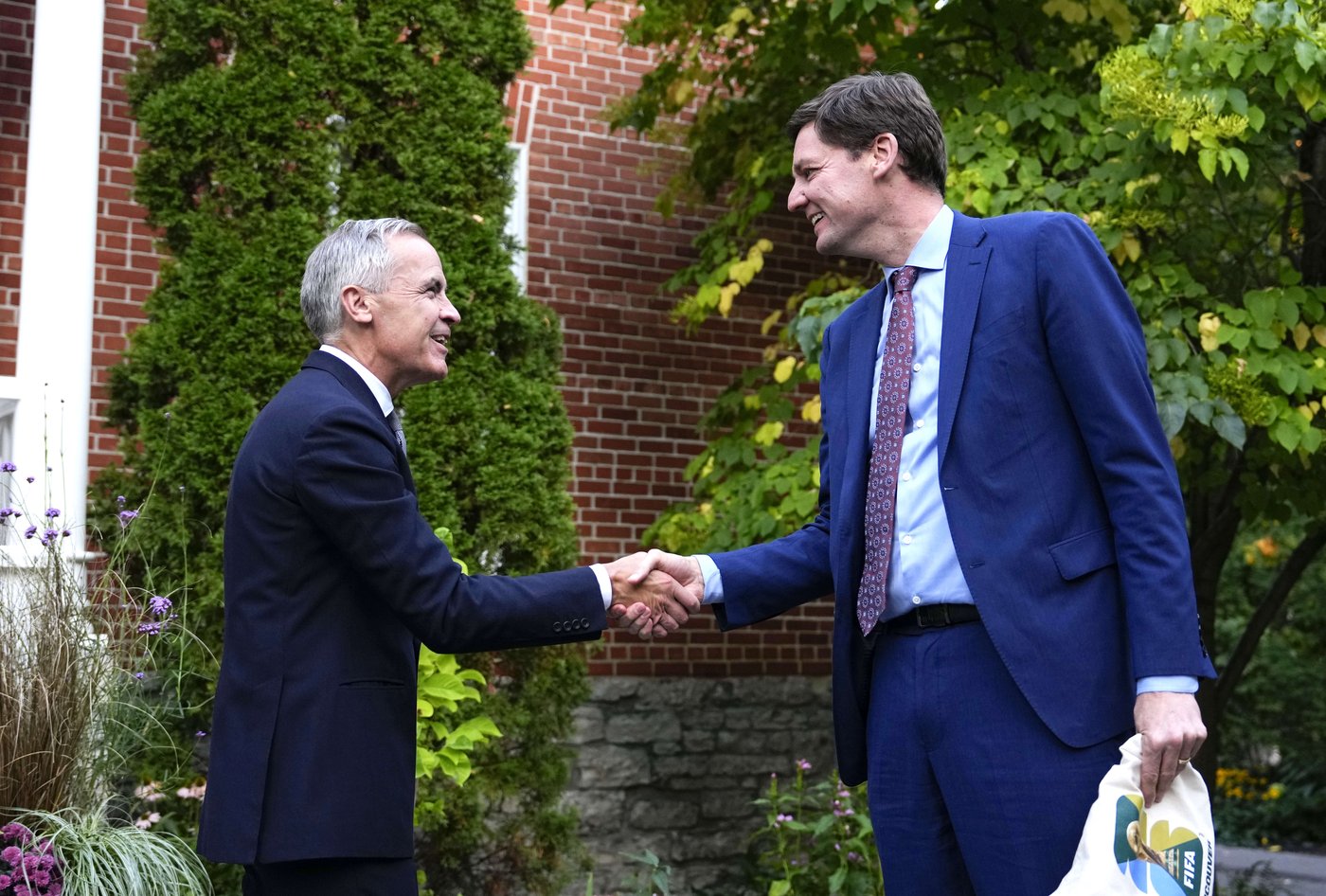 L'absence de la C.-B. aux discussions sur l'oléoduc est inacceptable, selon David Eby