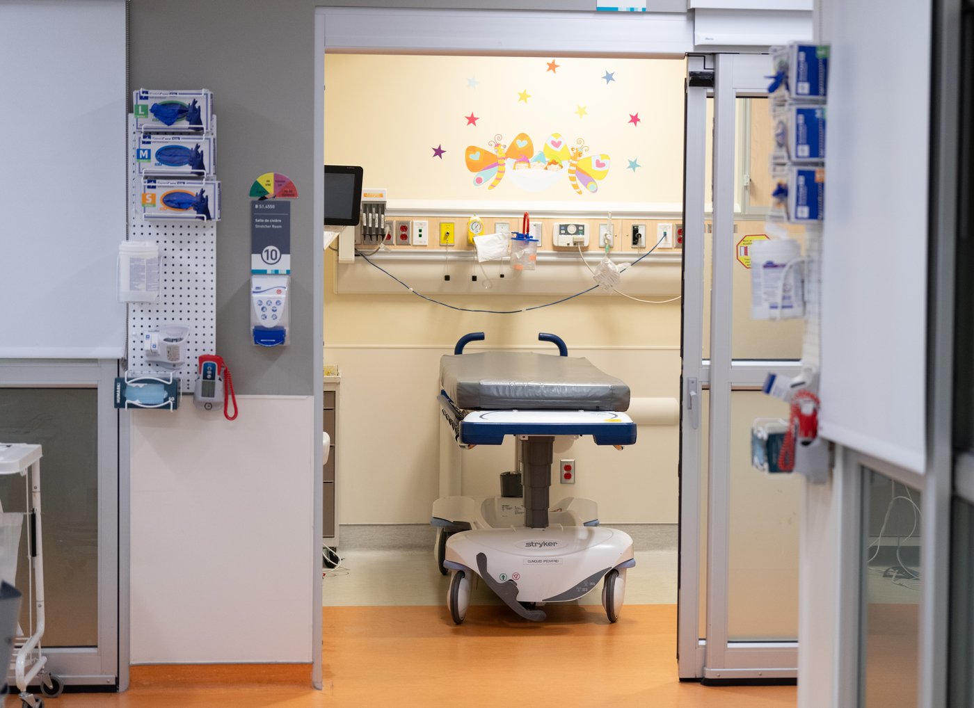 Québec annonce s'être entendu avec la Fédération des médecins résidents
