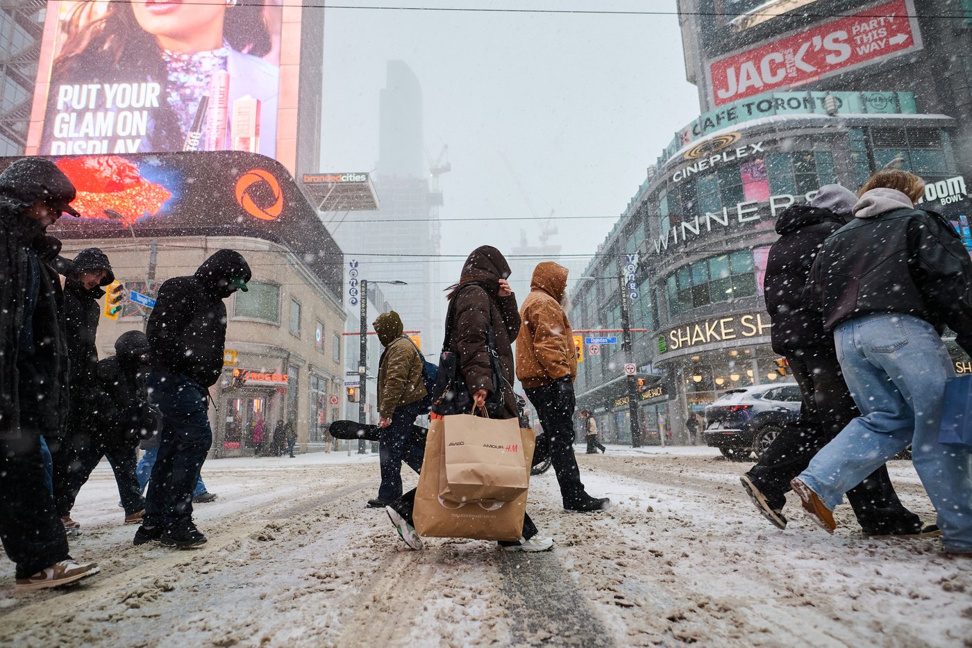 De la pluie verglaçante et de la neige doivent tomber sur l'est du Canada lundi
