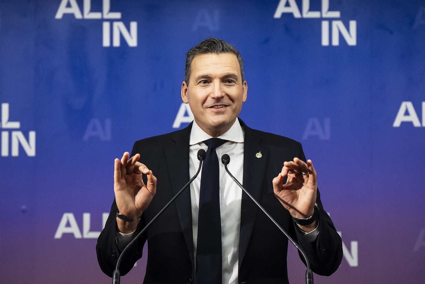 Le gouvernement fédéral tarde à annoncer son changement d’approche en matière d’IA