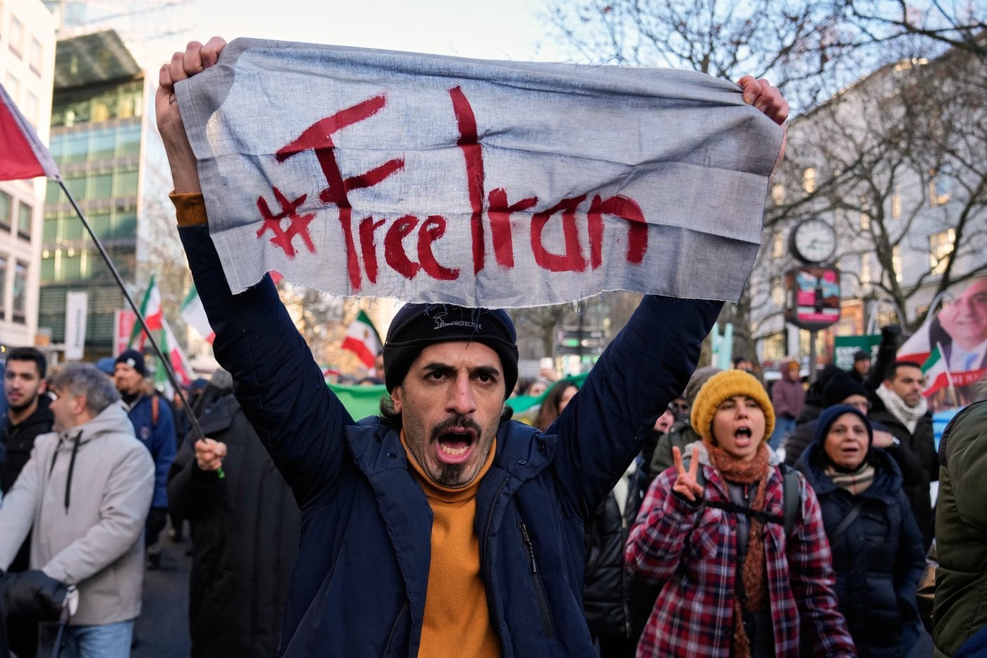 Ottawa se joint aux pays qui condamnent l'Iran pour avoir tué des manifestants