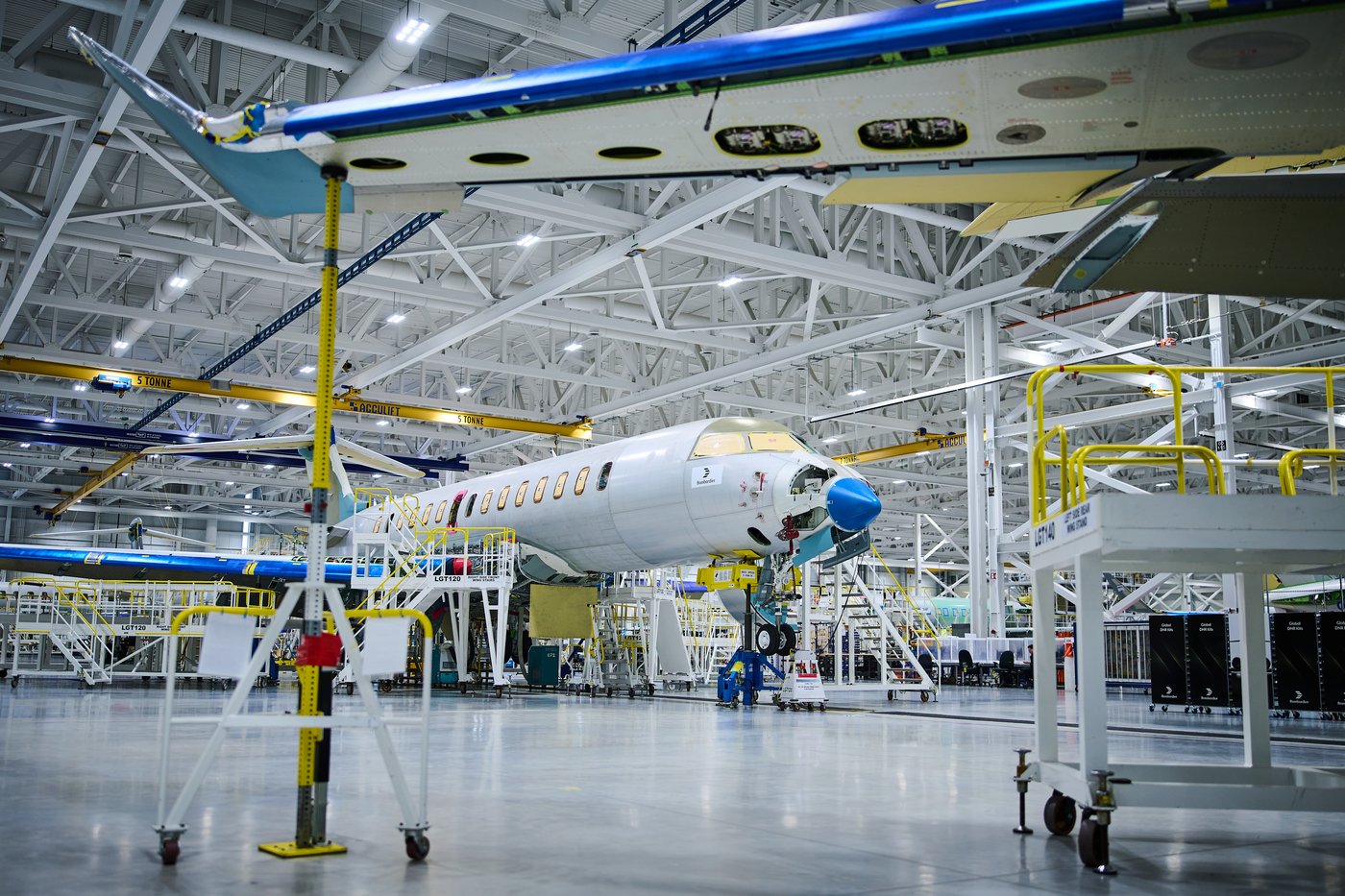 La menace de Trump contre les avions canadiens dénoncée de toutes parts