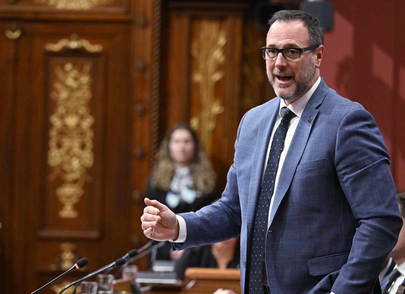 PEQ: Roberge annonce que son ministère va «évaluer différents scénarios»