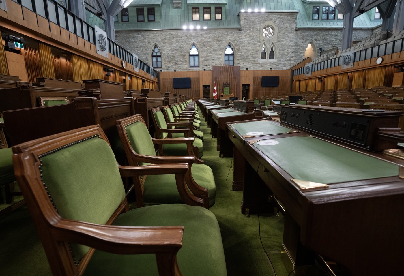 Une pétition réclame une cote de sécurité «Très secret» pour les chefs de parti