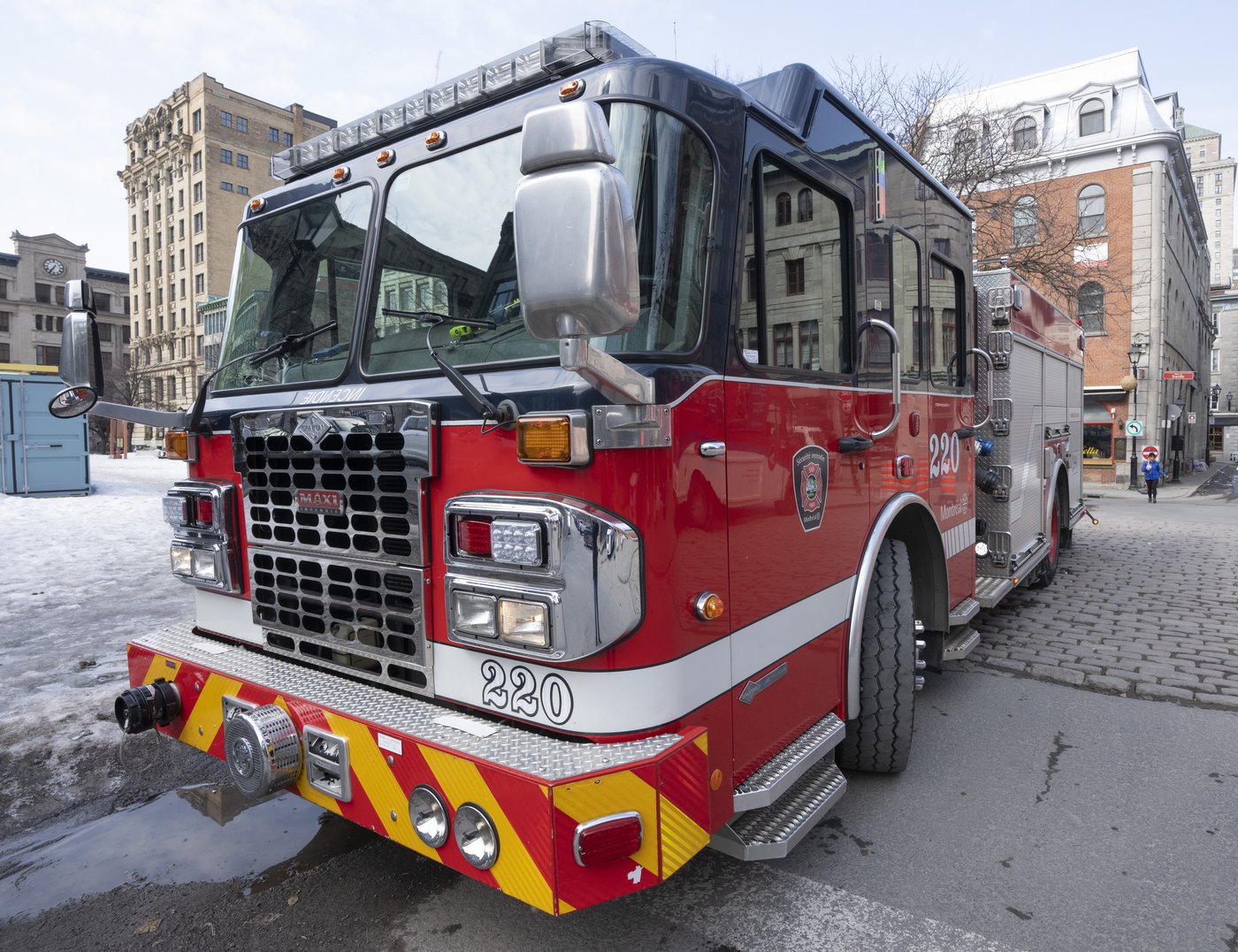 Un incendie est en cours dans un édifice du Vieux-Montréal
