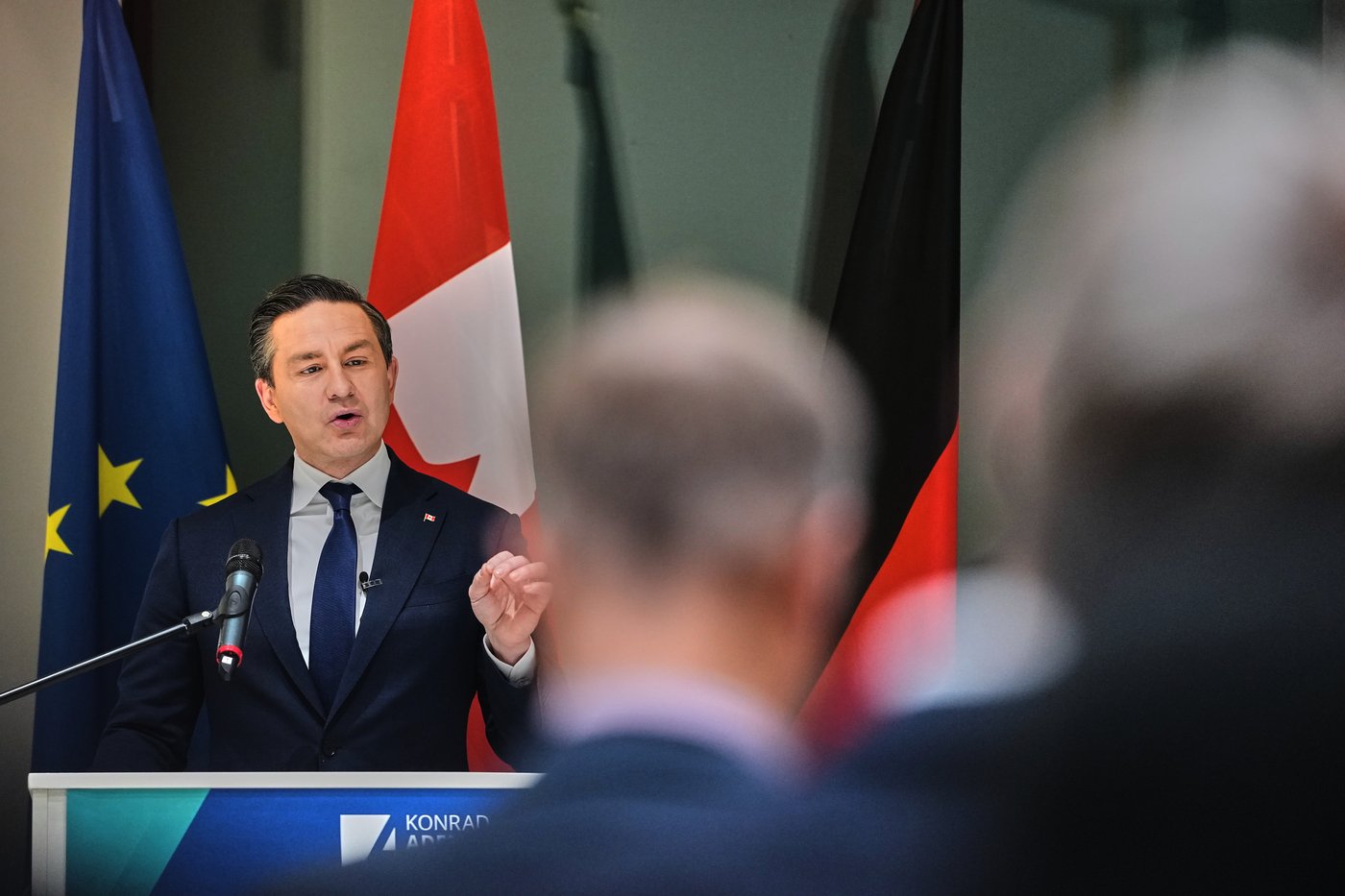Pierre Poilievre présente le Canada comme fournisseur fiable de GNL pour l'Allemagne