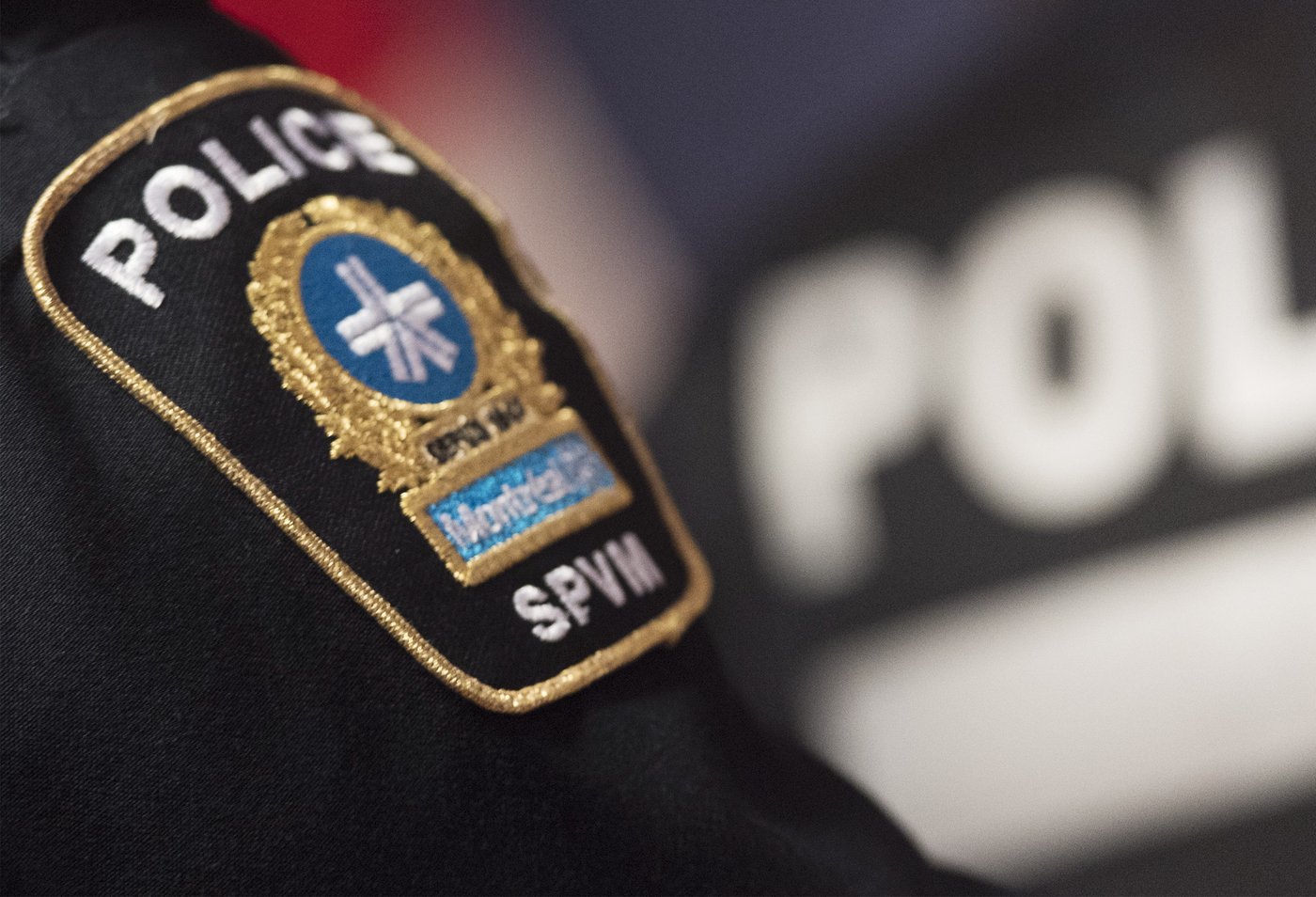 Un cycliste dans un état critique à Montréal après avoir percuté une voiture
