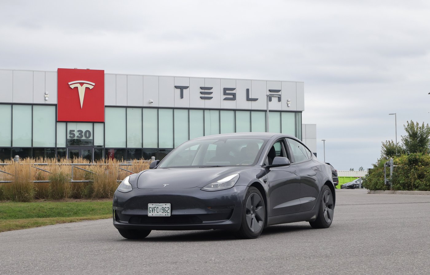 Jagmeet Singh promet des tarifs douaniers de 100 % sur les véhicules Tesla