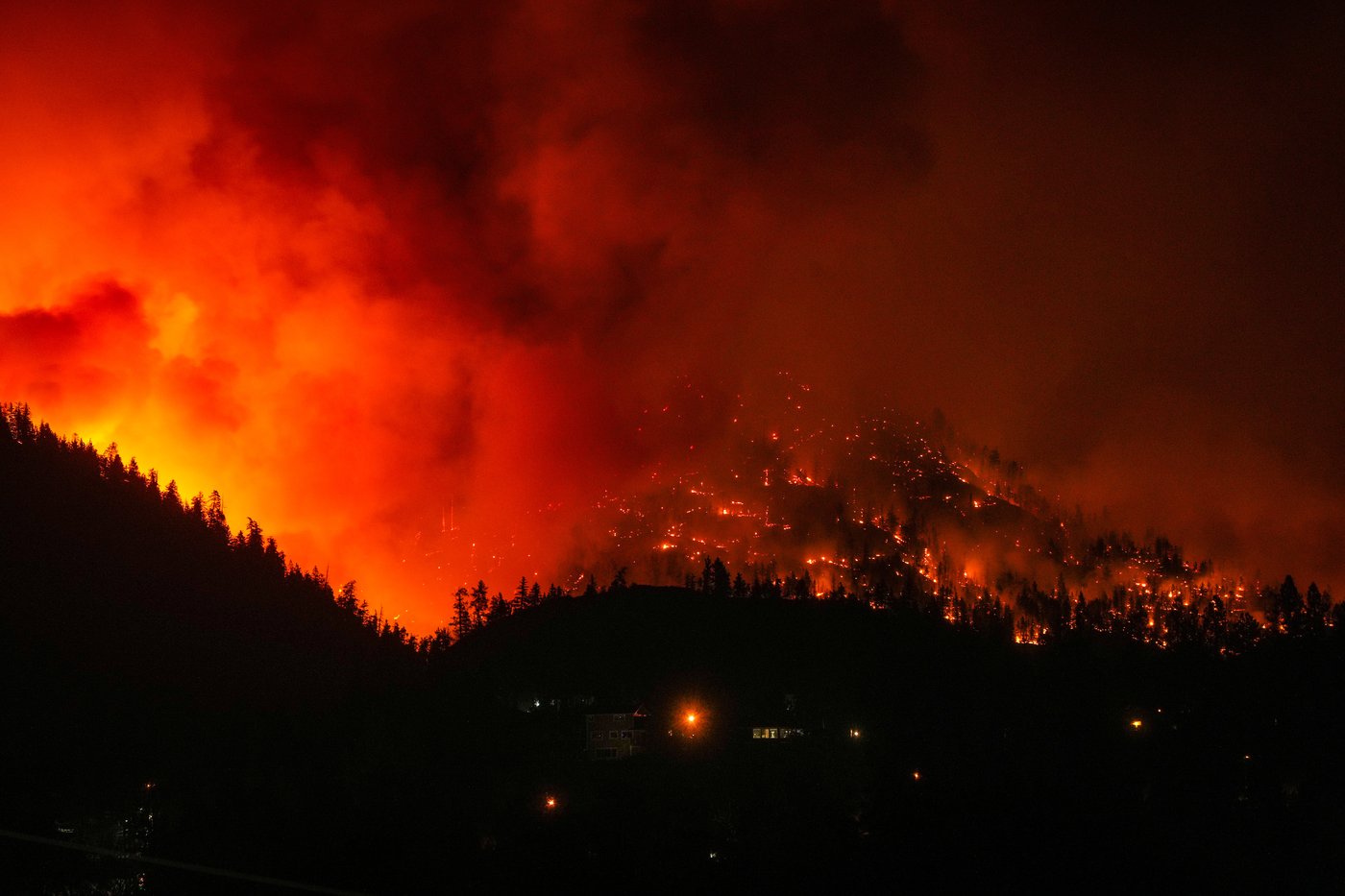 Le changement climatique met fin aux accalmies nocturnes dans les feux de forêt