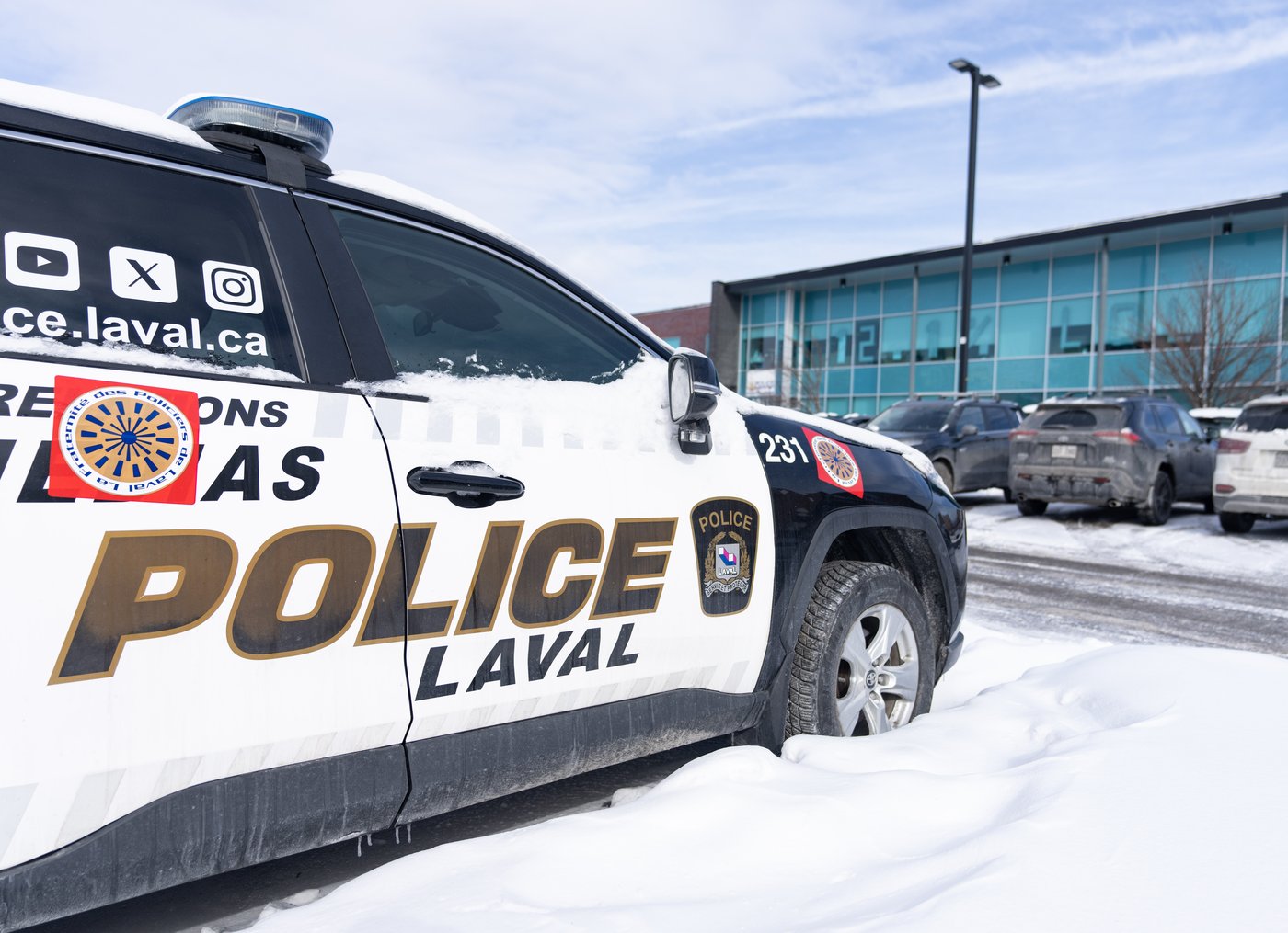 Un incendie possiblement de nature criminelle fait un blessé grave à Laval