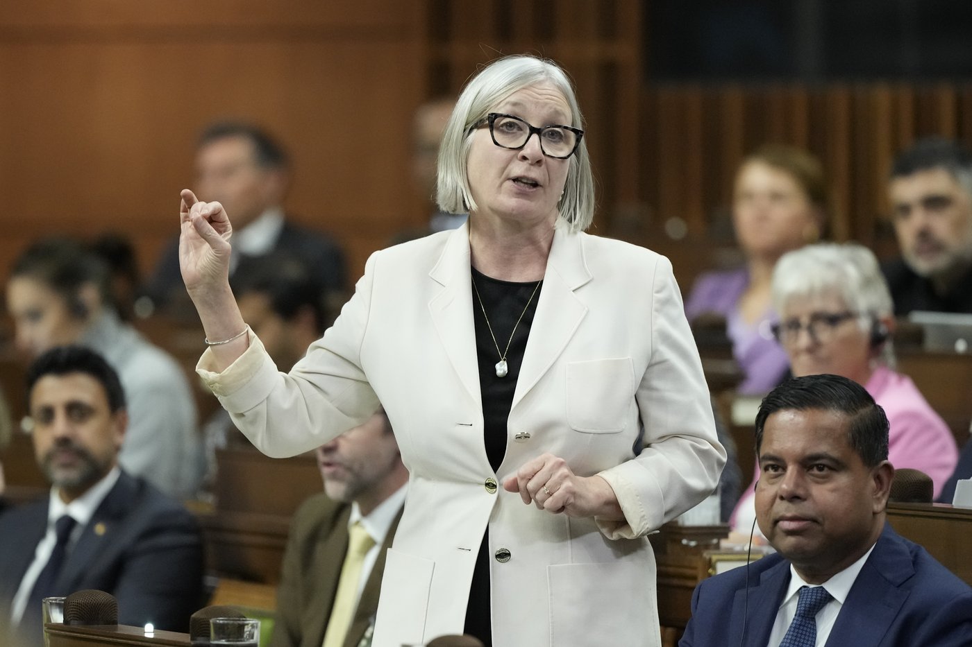 Le gouvernement fédéral lance une consultation sur les relations de travail