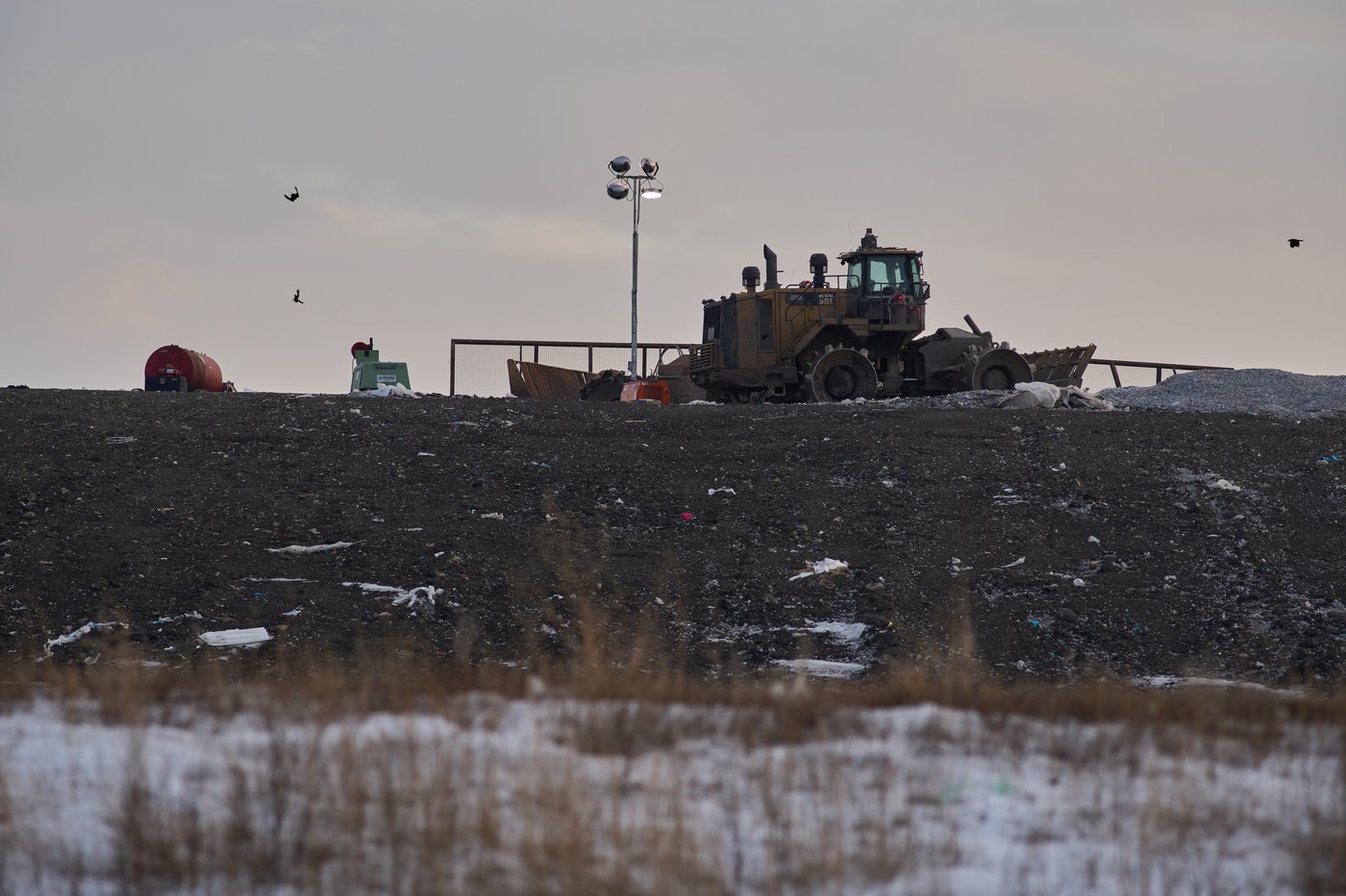 Restes humains: le Manitoba ferme le site de fouilles de la décharge