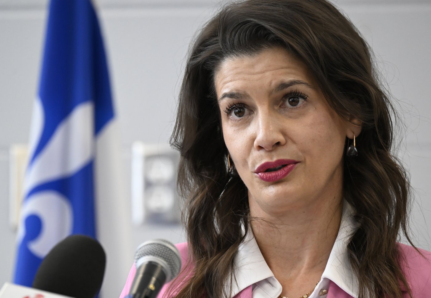 Fin de la «double taxe de bienvenue»: Guilbault prête à élargir son projet de loi 22