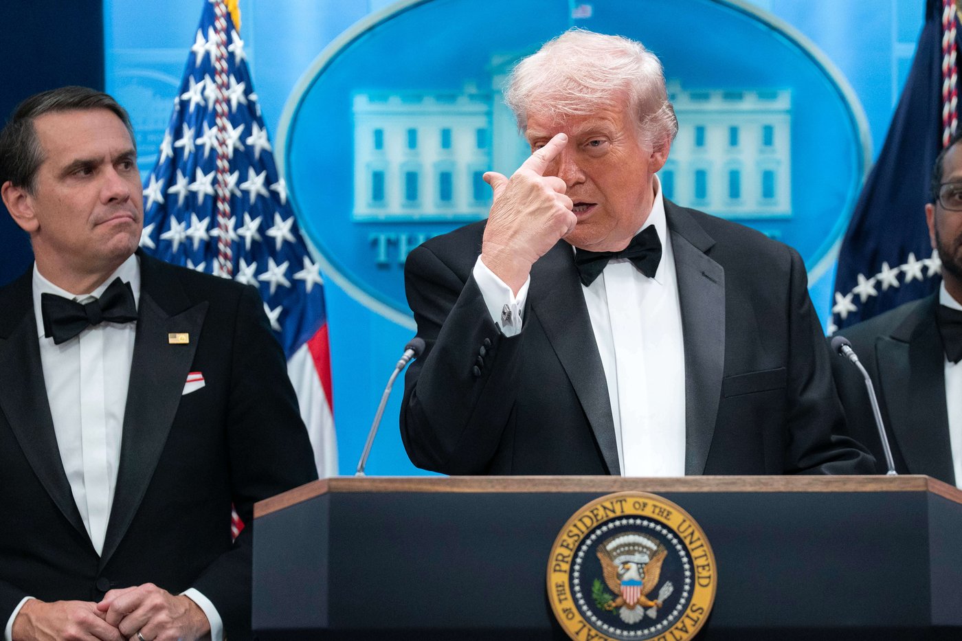 Trump appelle de nouveau au licenciement de Kimmel après une blague sur sa femme