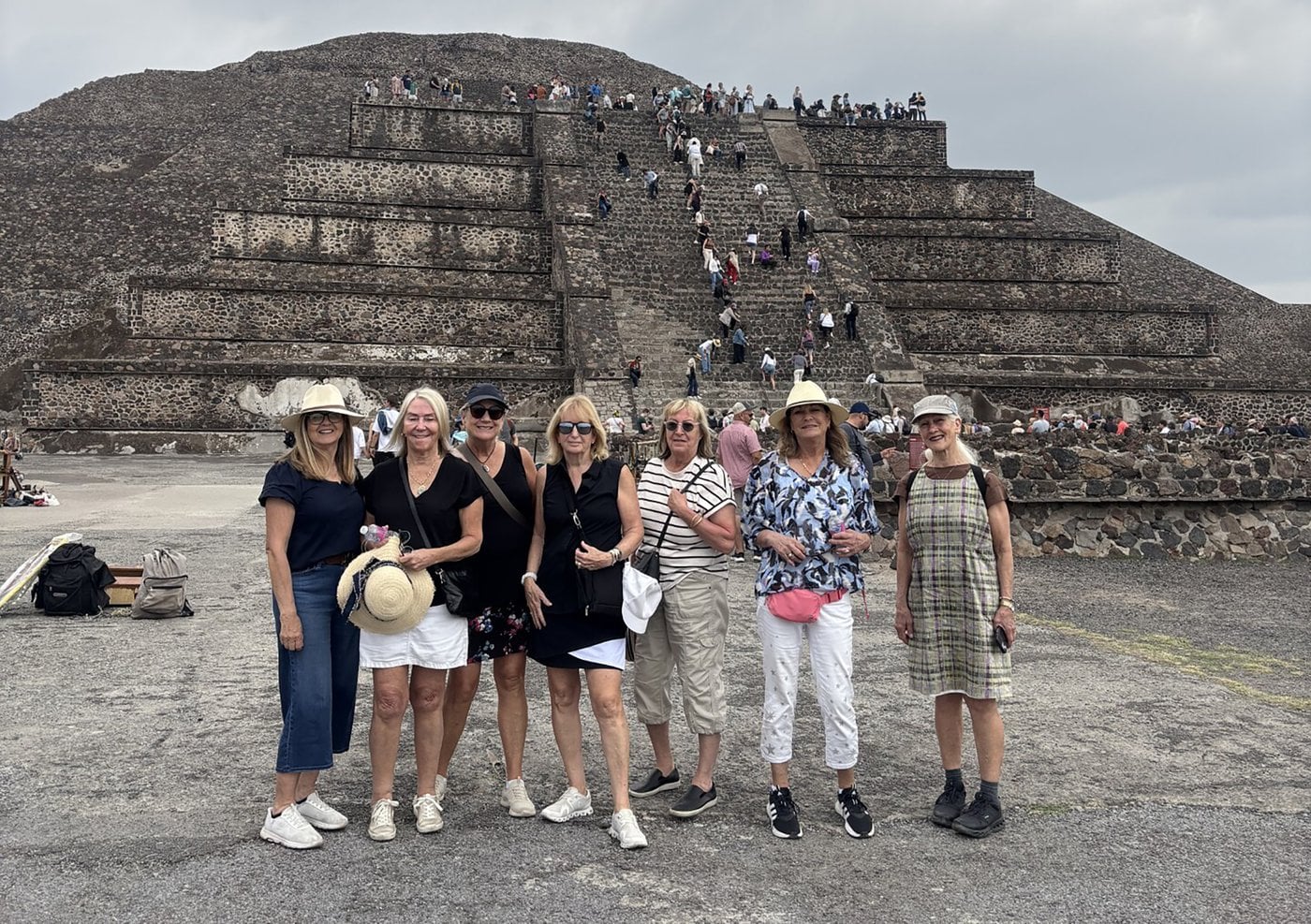 Le tireur qui a ouvert le feu au Mexique est aperçu sur une photo de touristes