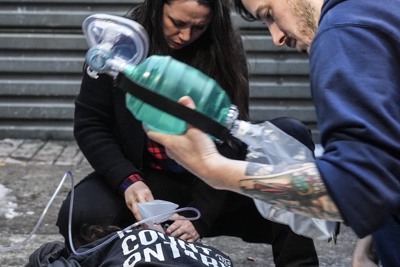 Manifestations contre la fermeture de sites de consommation supervisée en Ontario