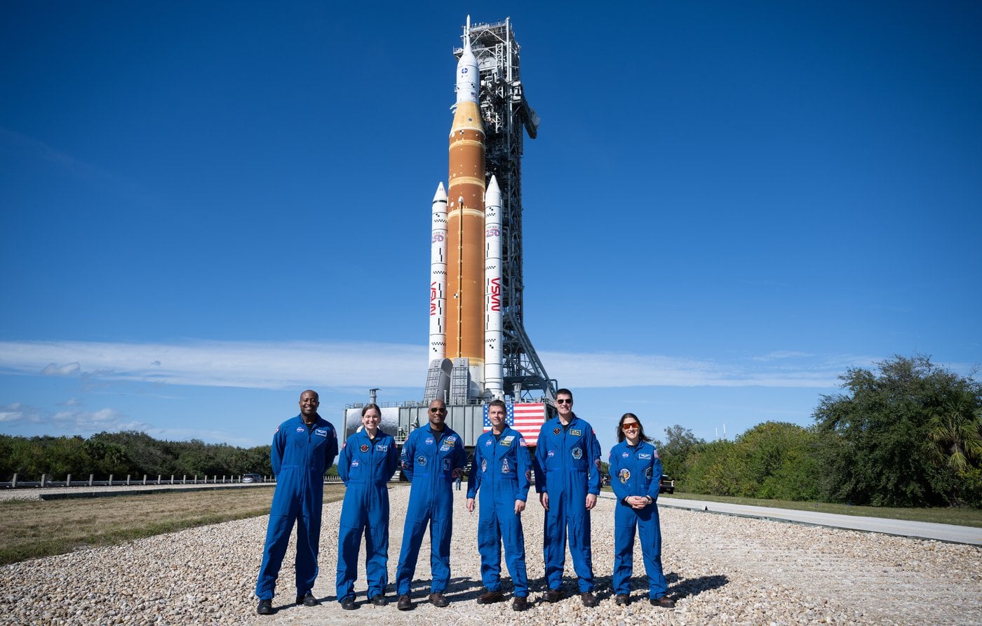 L'astronaute Jenni Gibbons salue le travail de l'équipage de la mission Artemis II