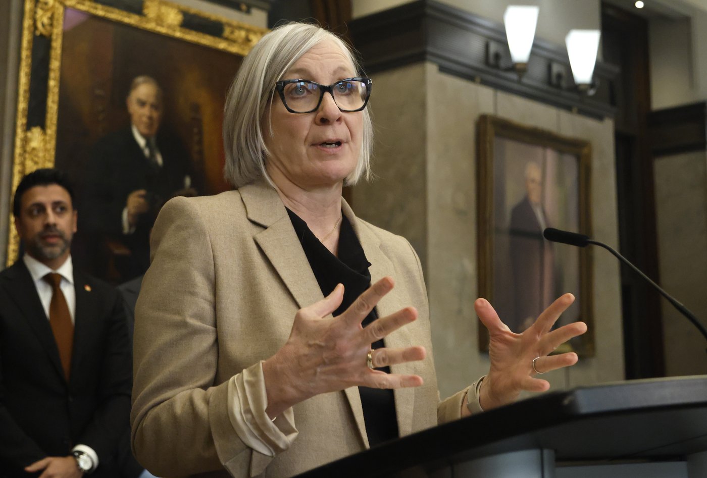 Ottawa offre 229 M$ pour former des travailleurs touchés par les droits de douane