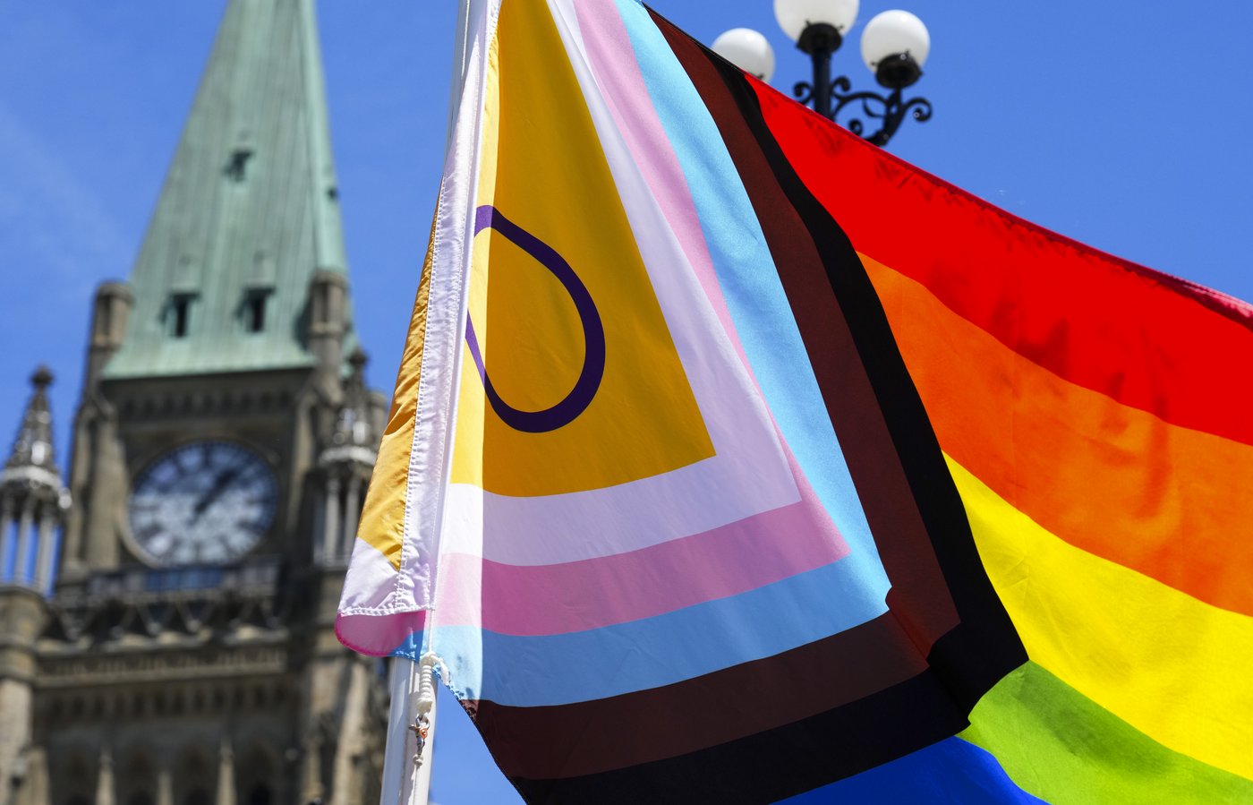 La nouvelle loi sur l'immigration met en danger la vie de certaines personnes LGBTQ+