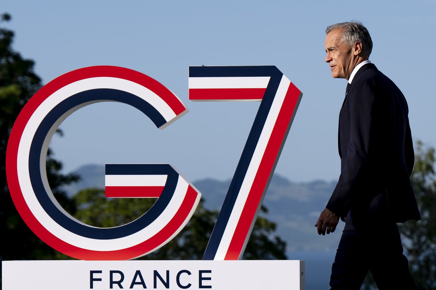 Mark Carney rencontrera Volodymyr Zelensky en marge du Sommet du G7 en France