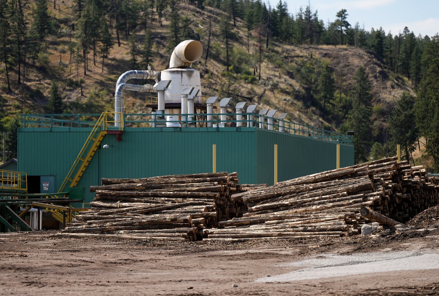 Les droits de douane portent un nouveau coup dur à l’industrie forestière canadienne