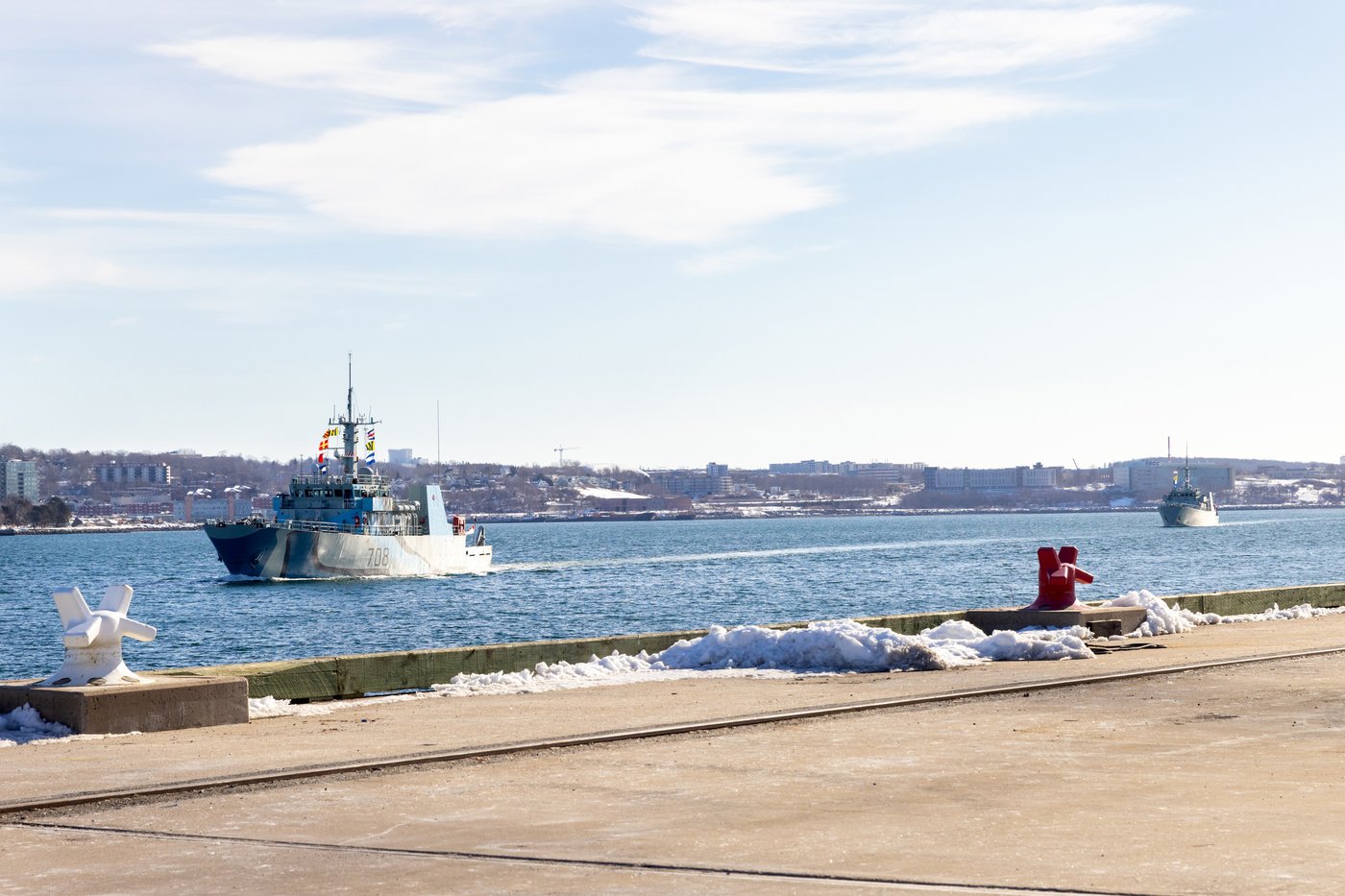 Des navires canadiens sont envoyés en Europe pour une mission de déminage de l'OTAN