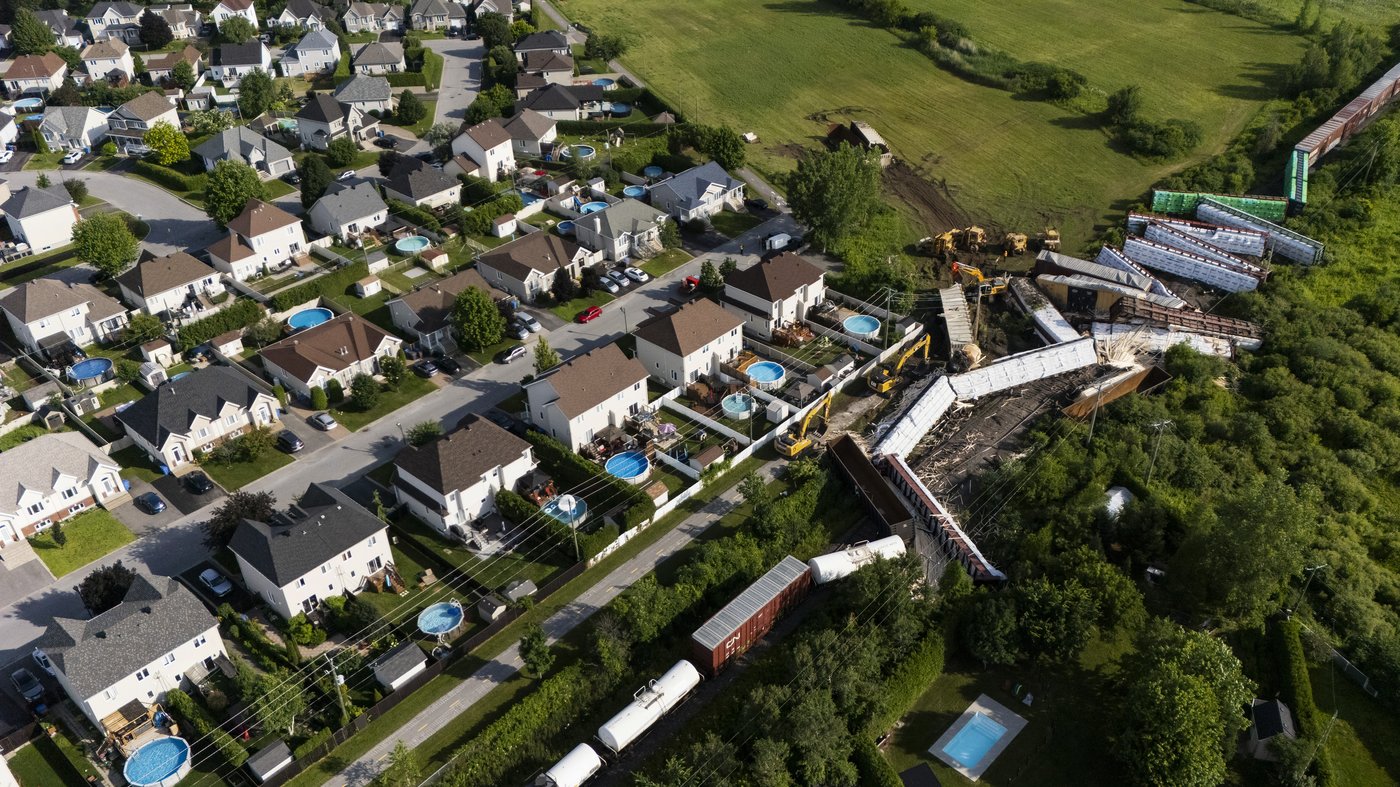 Le CN procède à d'importants travaux de réparation après le déraillement à Repentigny