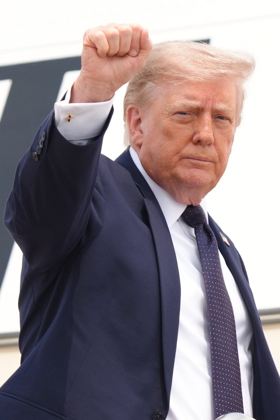 Alerte: Trump menace d'augmenter les droits de douane à cause de la fumée
