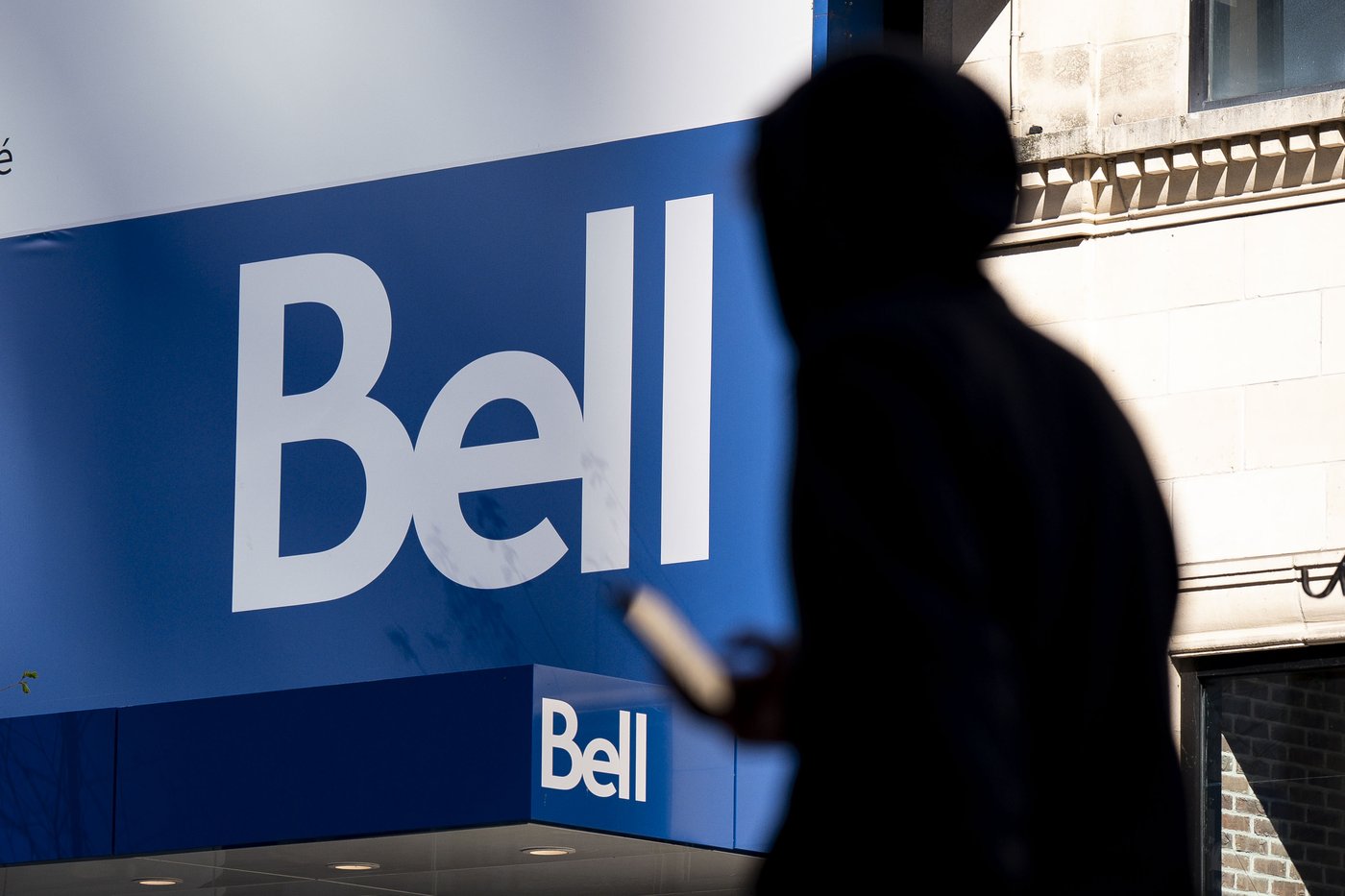 Une panne de Bell laisse des clients du Québec et de l'Ontario sans service internet