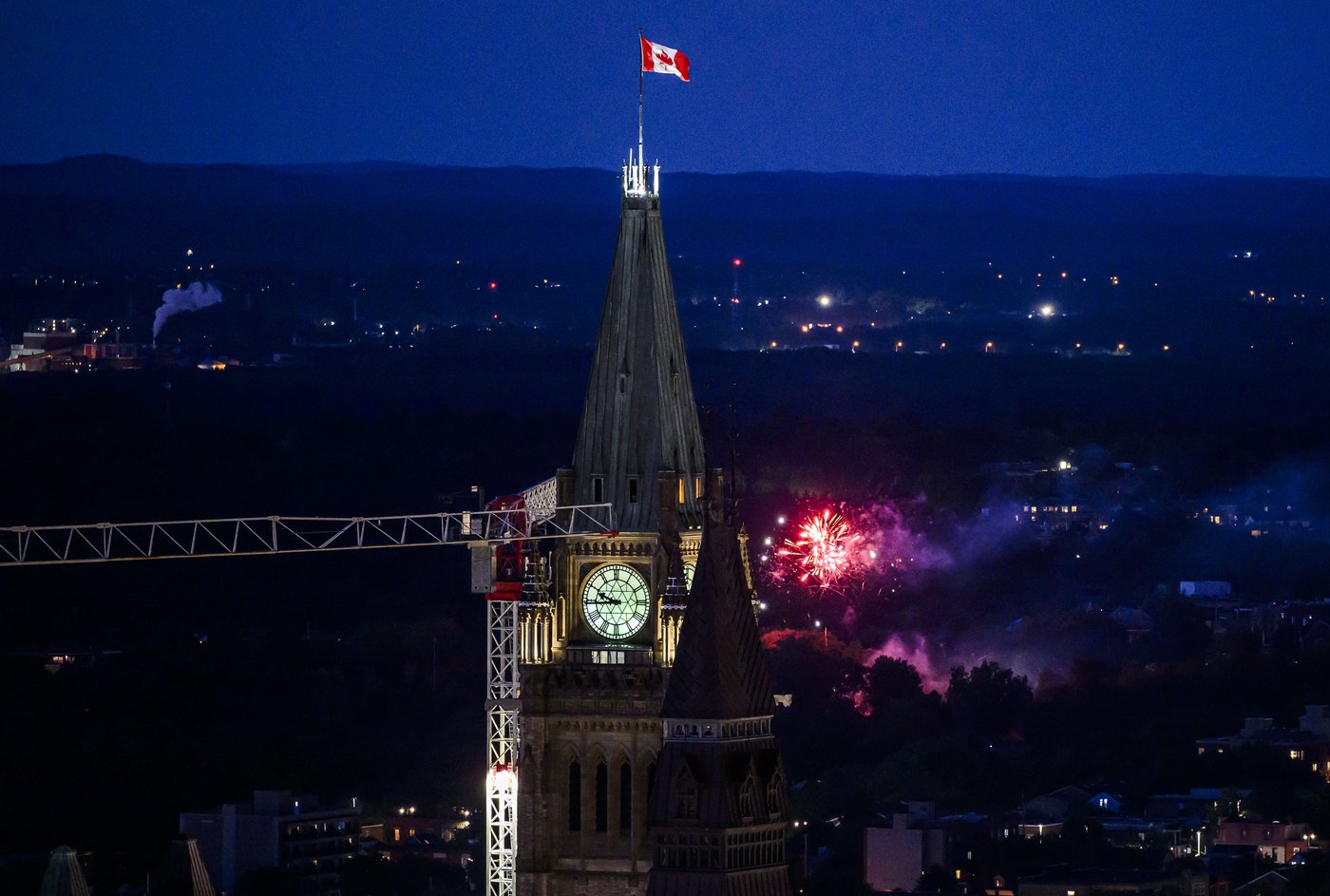 Ottawa doit s'expliquer après des feux d'artifice non annoncés dans la ville d'Ottawa