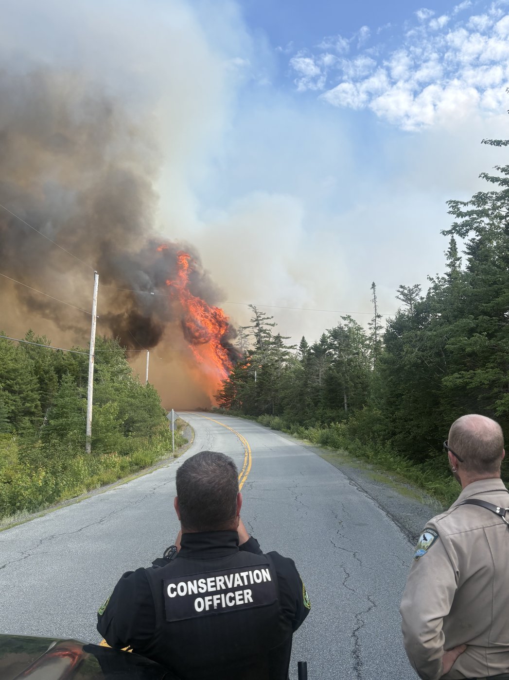 Les équipes continuent de maîtriser l'incendie de forêt en Nouvelle-Écosse