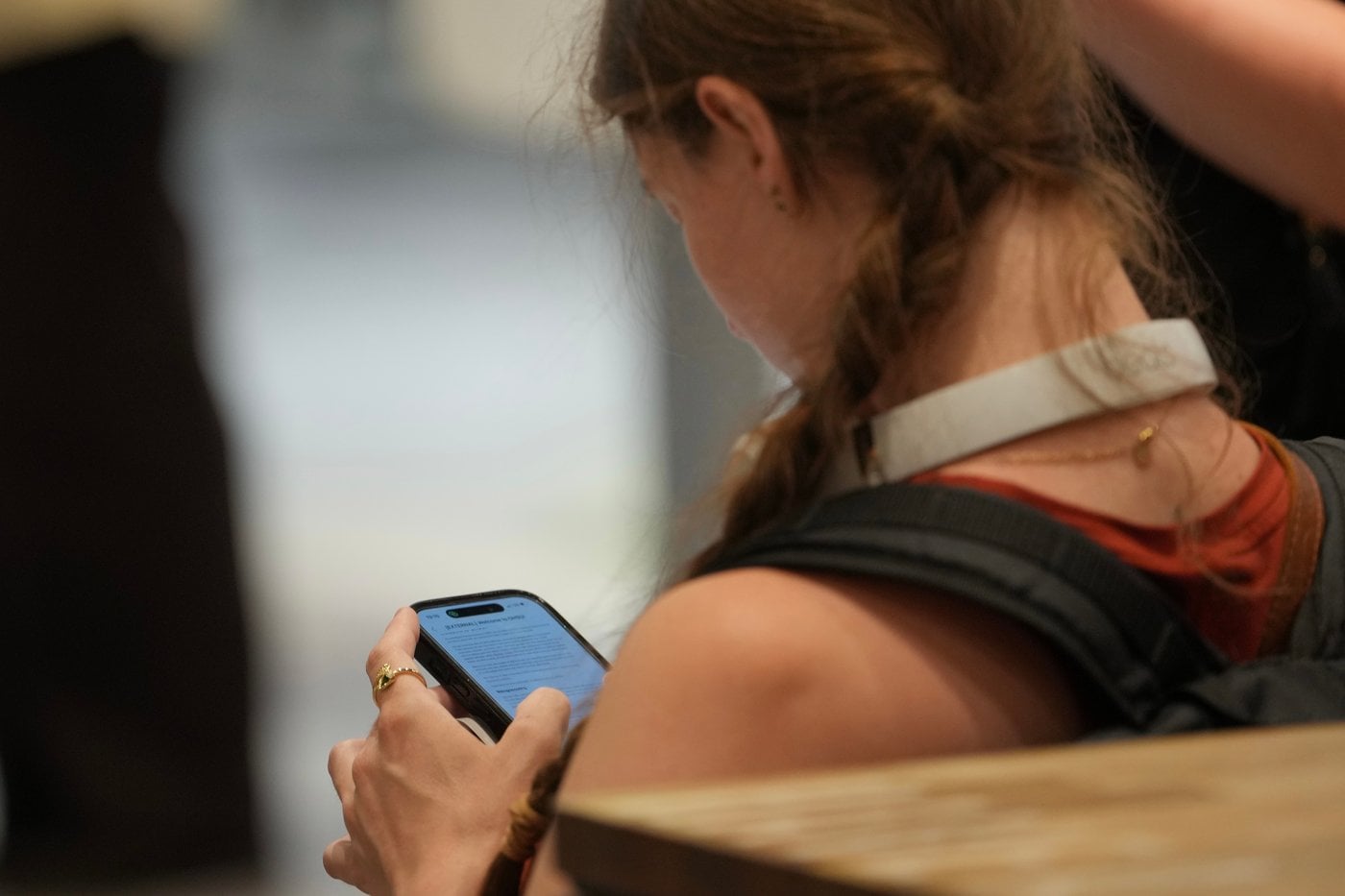 Interdire l'accès des réseaux sociaux aux moins de 16 ans: la tâche n'est pas facile