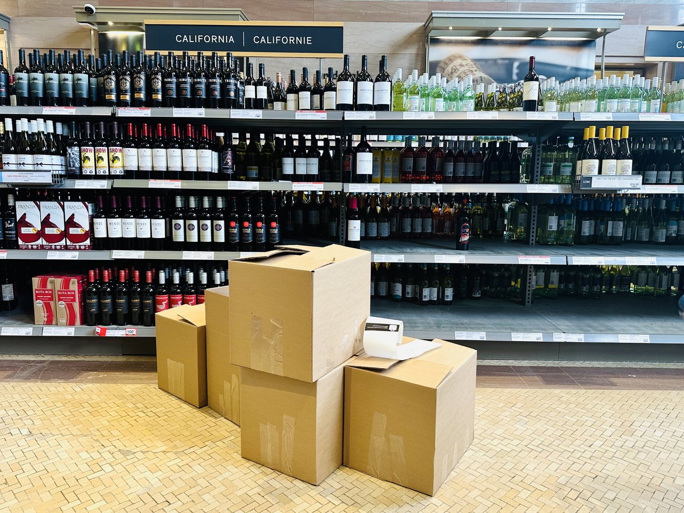 Certains Canadiens continueront de boycotter l'alcool américain