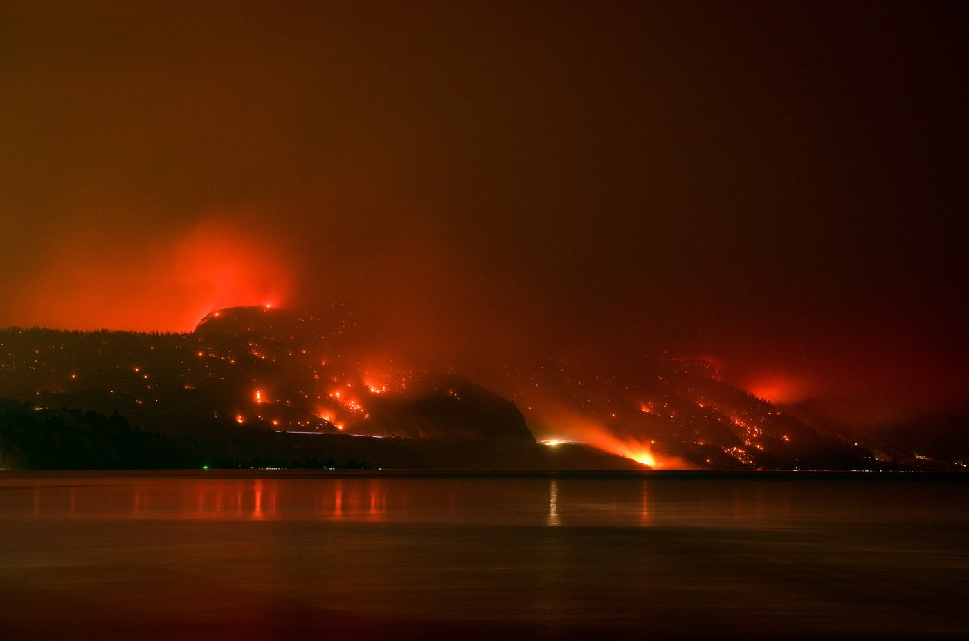 Les autorités de Colombie-Britannique déclarent le feu près de Summerland maîtrisé