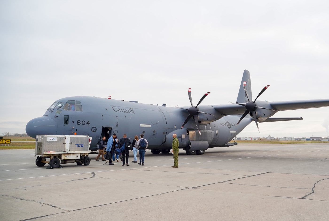 Ottawa vend des avions militaires pour les transformer en avions bombardiers d'eau