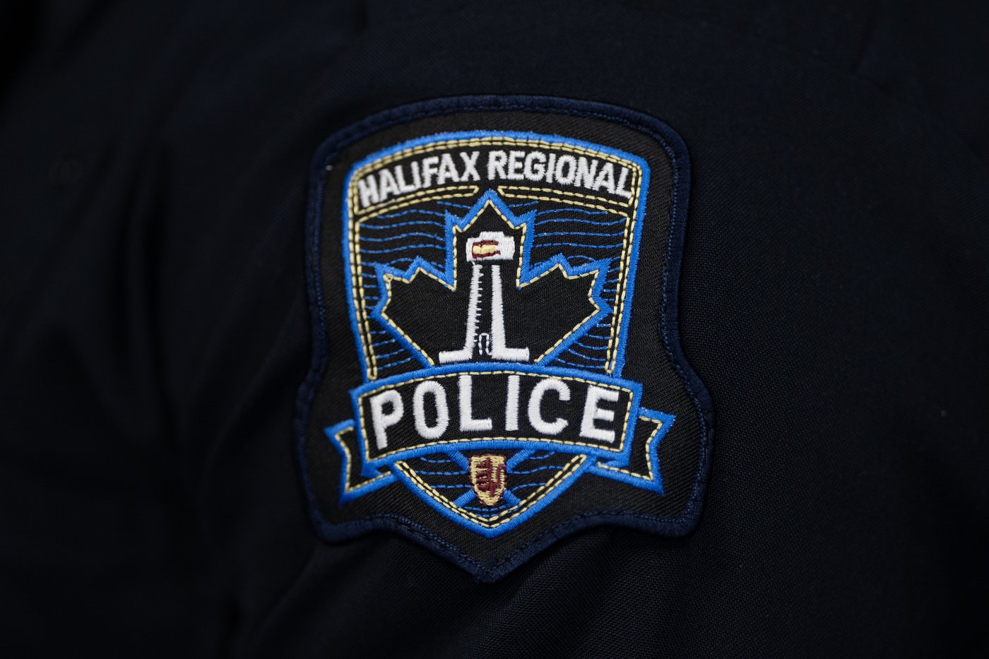 La police de Halifax tire sur une voiture qui aurait accéléré en direction d'un agent