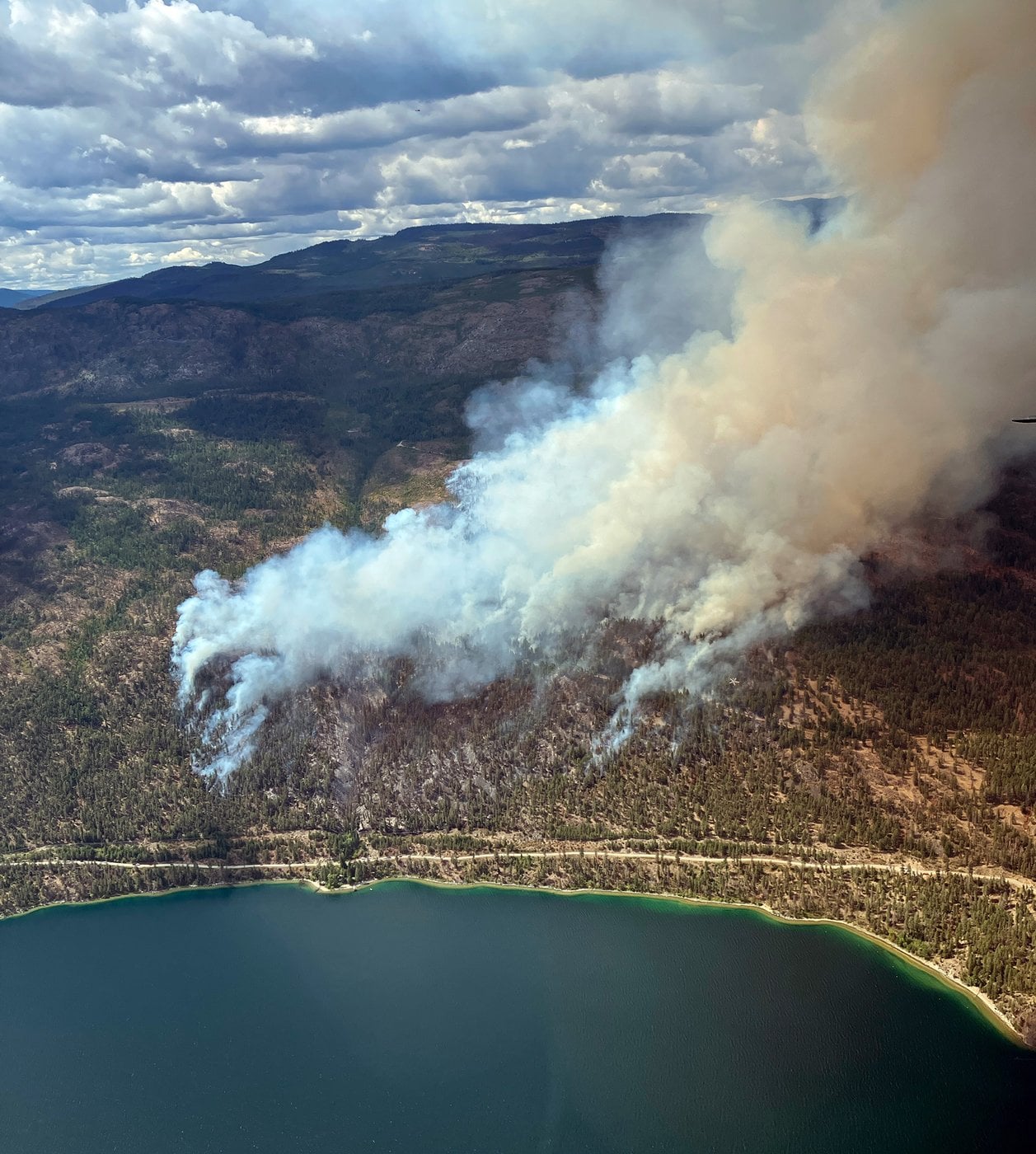 Les ordres d'évacuation s'étendent en raison des feux de forêt en C.-B.