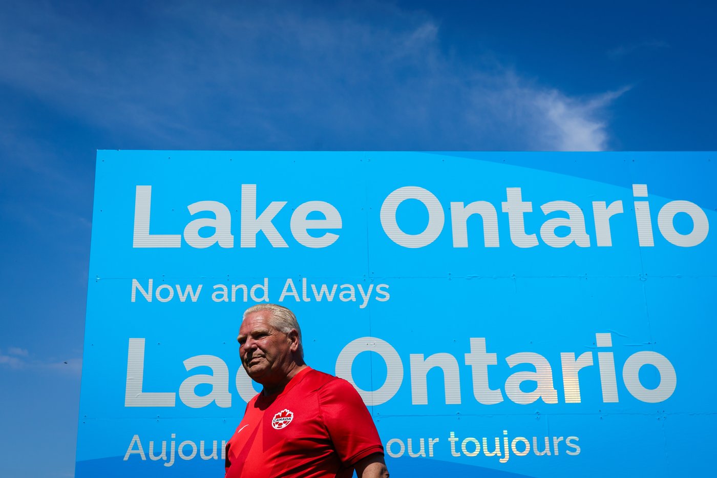 Doug Ford dévoile un panneau au lac Ontario en riposte à Donald Trump