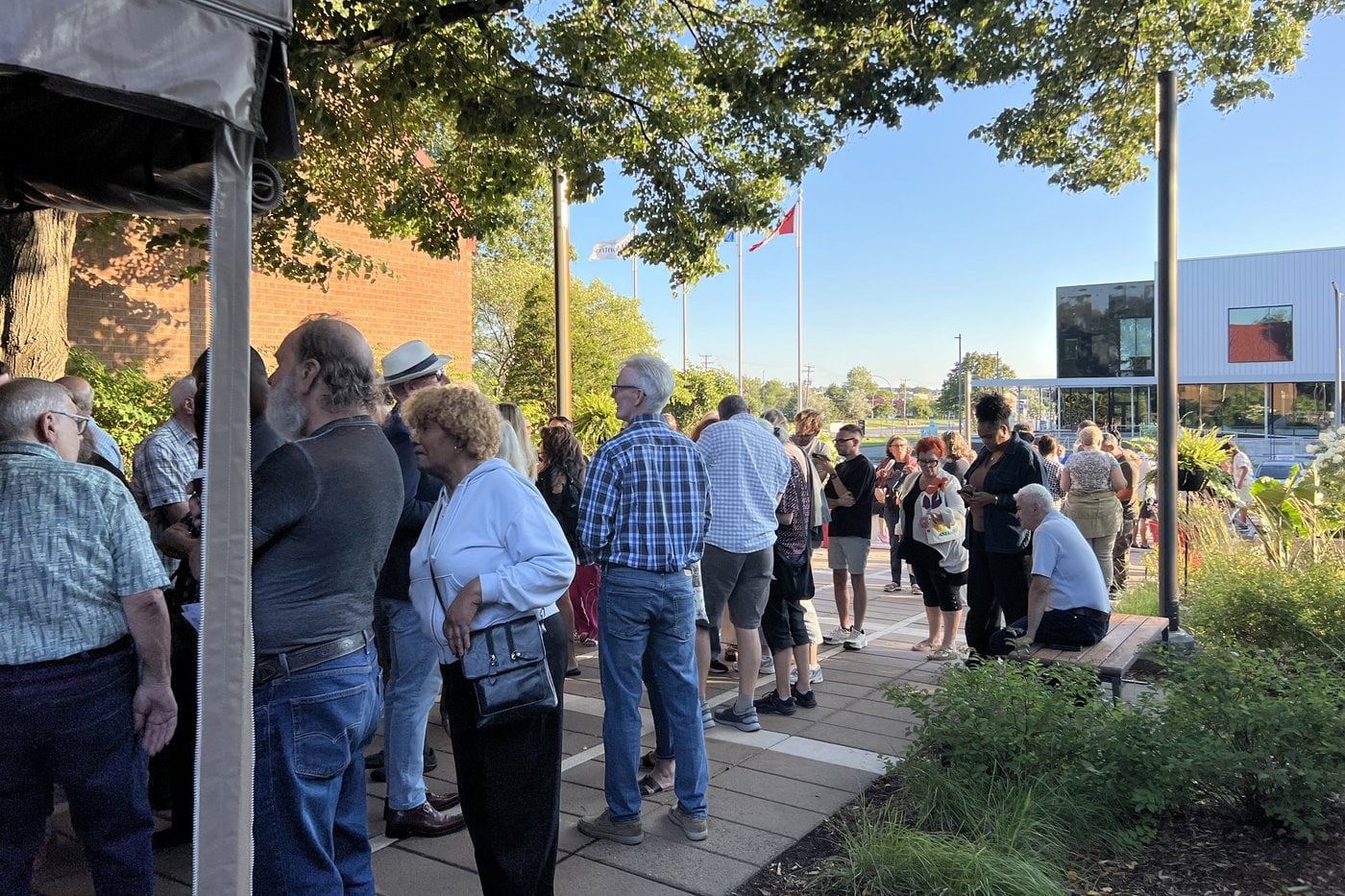 Des résidants de l’ouest de Montréal réclament des mesures contre les inondations