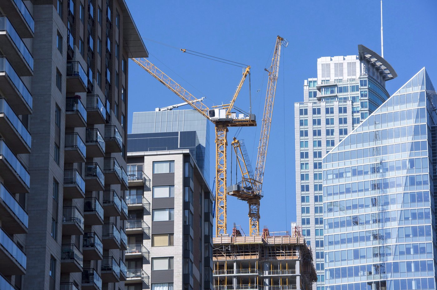 Revoir le Code du bâtiment pour contrer les effets de la chaleur sur les travailleurs
