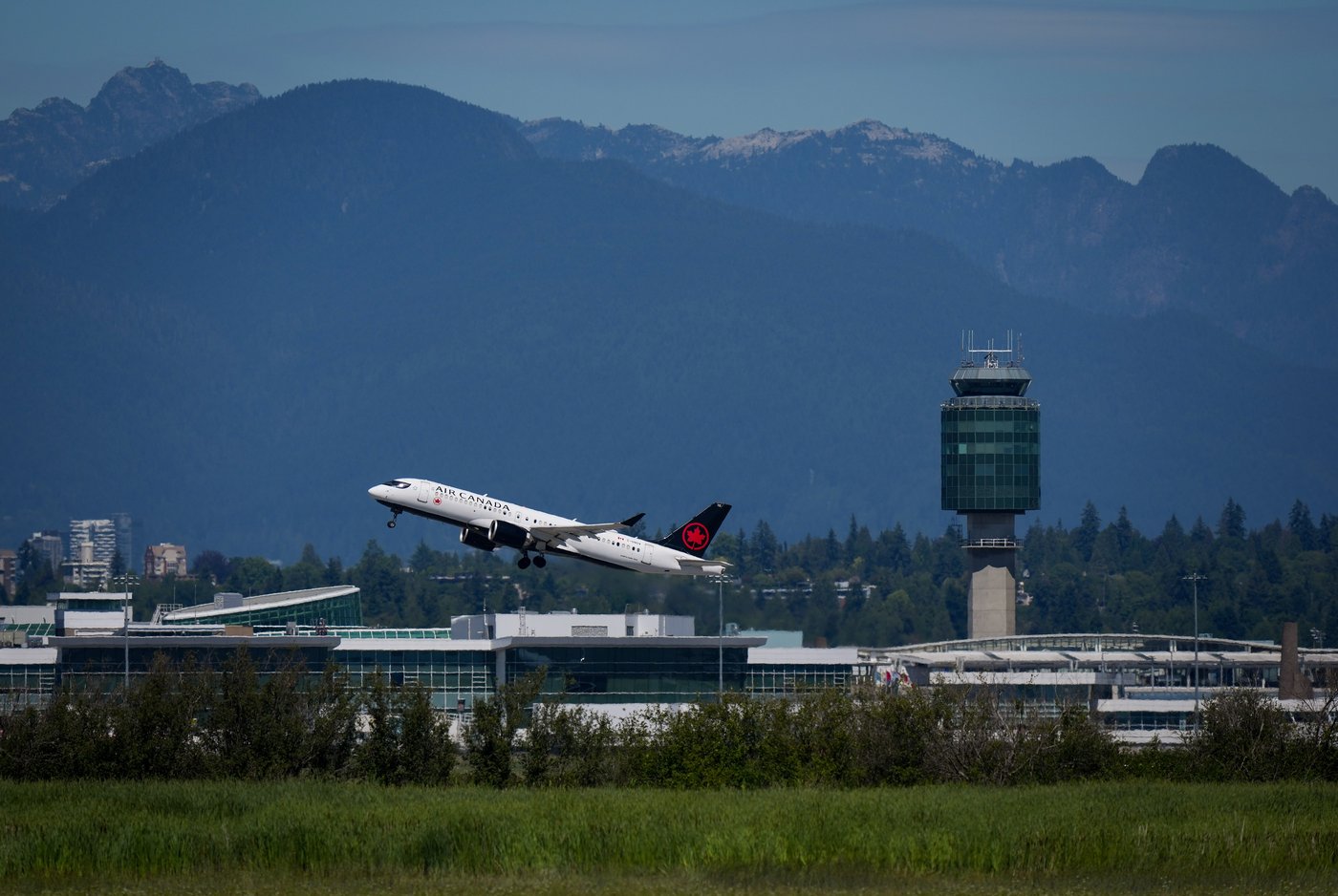 43% des Canadiens sont pour l'exploitation des aéroports par le privé, dit un sondage